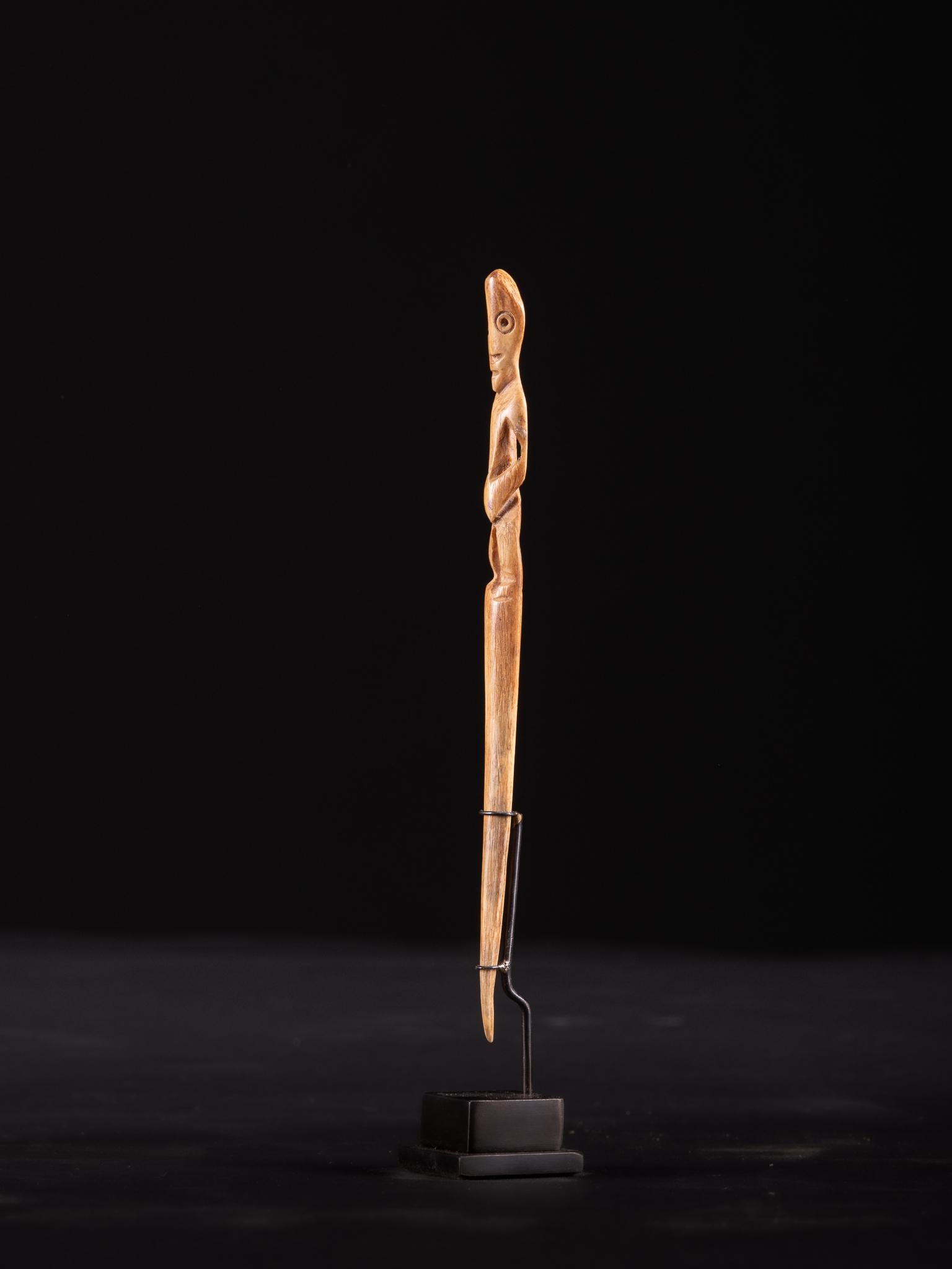 Congolese Lega People, DRC, Two Ceremonial Bone Hairpins from the Lega People in DRC in vendita