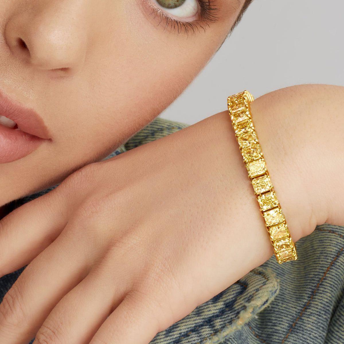 OUR LEGACY 28-Karat Diamantarmband mit Strahlenschliff  Fancy Gelb  GIA im Angebot 3
