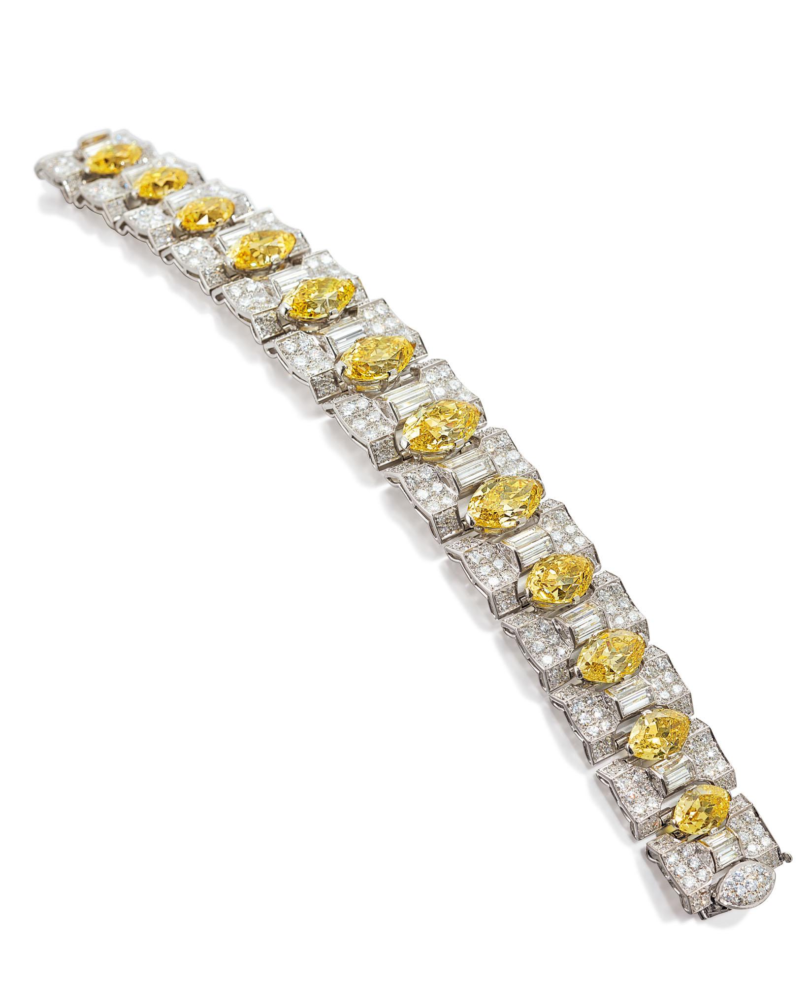 Bracelet LEGACY 35 carats  Diamant de taille ovale de couleur jaune intense Diamants GIA Neuf - En vente à Mumbai, IN
