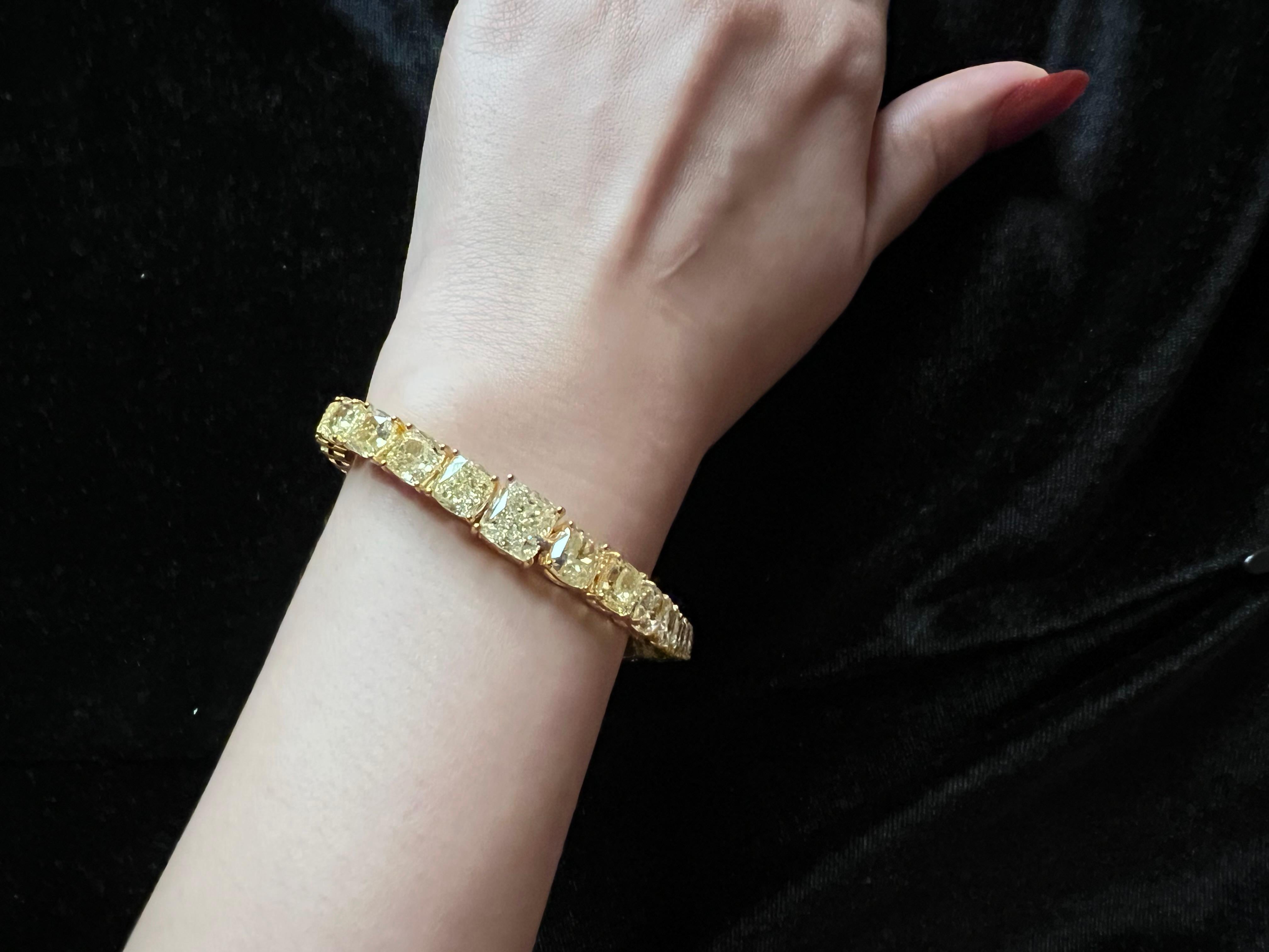 OUR LEGACY 40 Karat Fancy Color Cushion Cut Diamantarmband  GIA-zertifiziert im Angebot 2