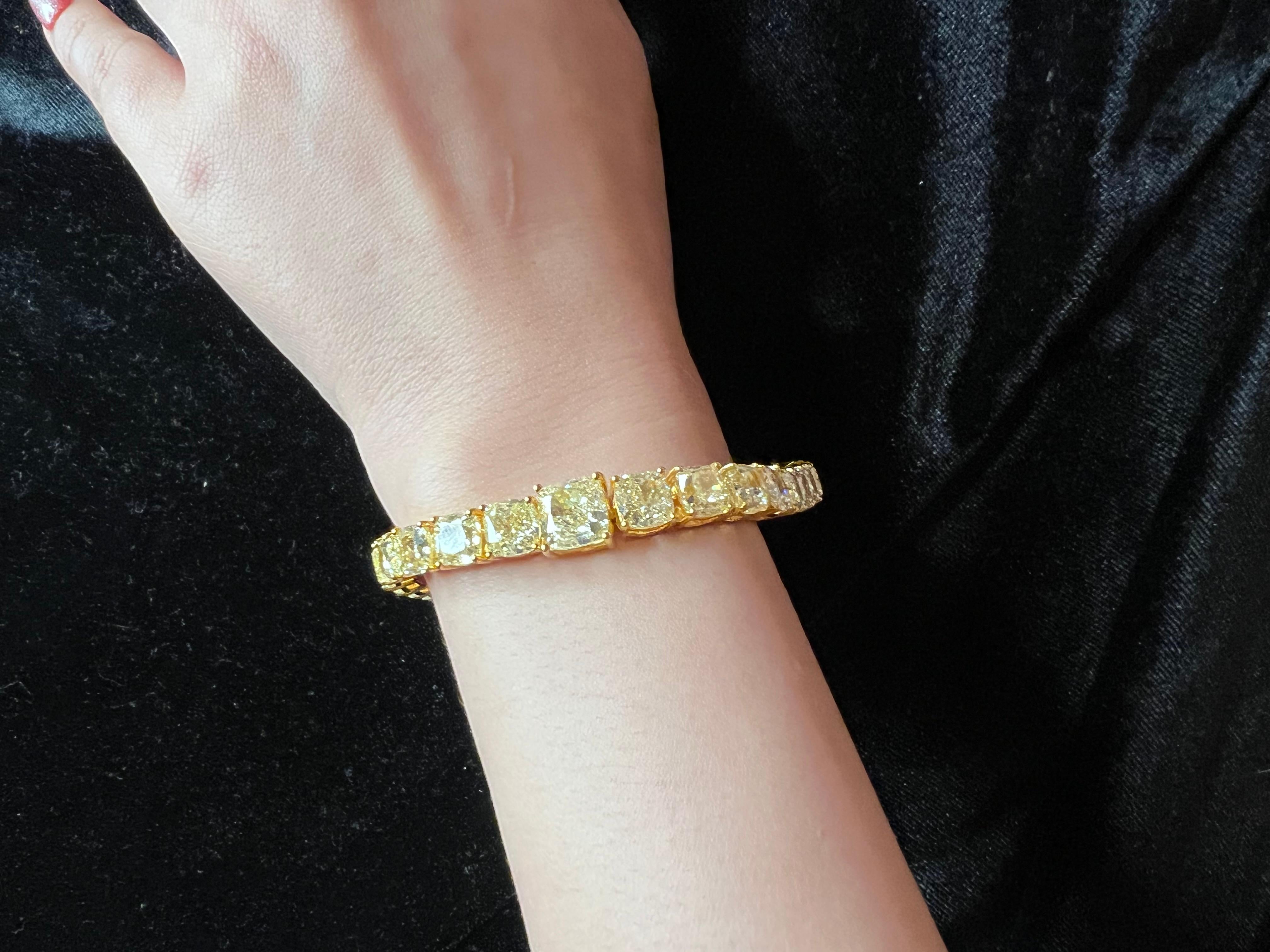 OUR LEGACY 40 Karat Fancy Color Cushion Cut Diamantarmband  GIA-zertifiziert im Angebot 4