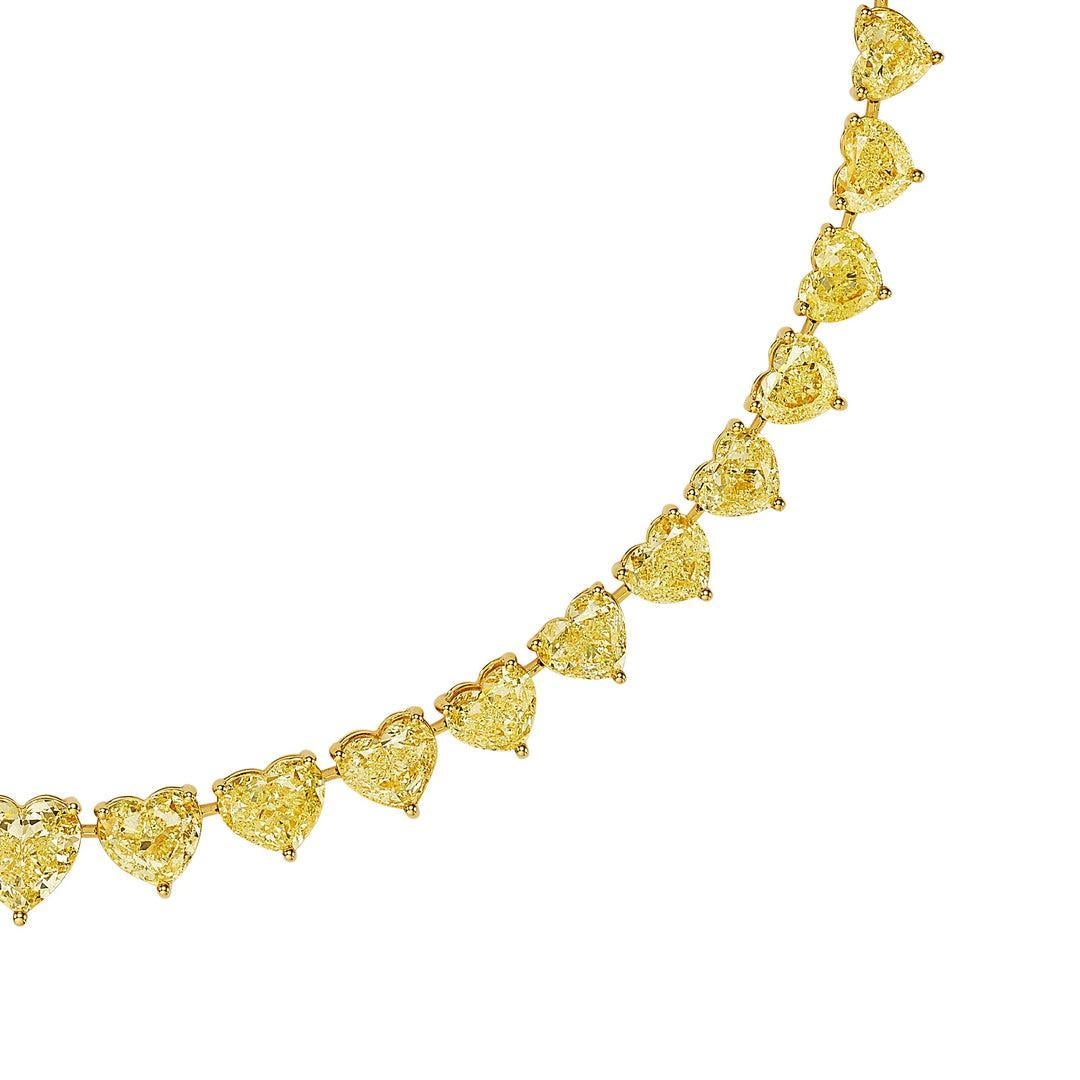 Cuore LEGACY 40 Carati Collana di diamanti Fancy Yellow Heart GIA  Alta gioielleria in vendita