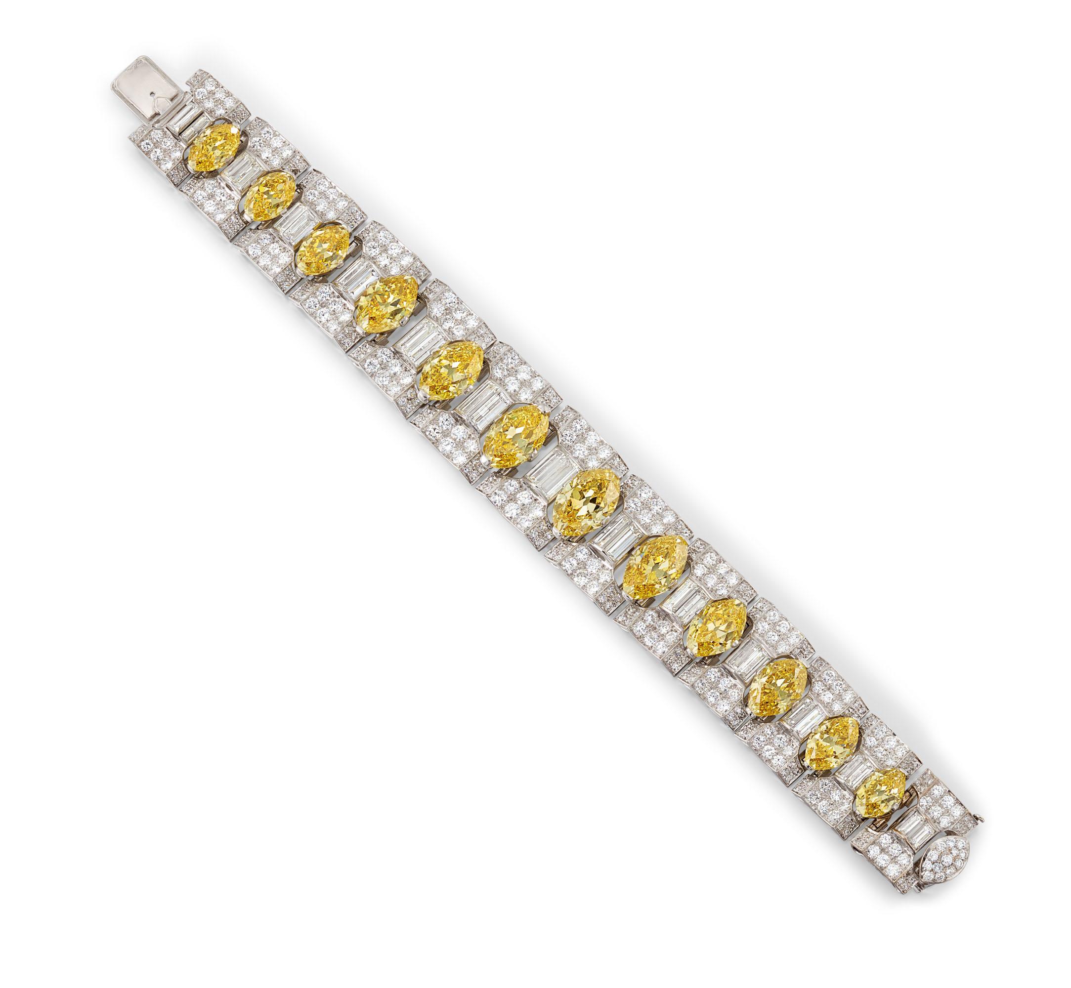 Moderno Bracciale LEGACY 45 carati  Diamanti Fancy Giallo Intenso taglio ovale GIA in vendita