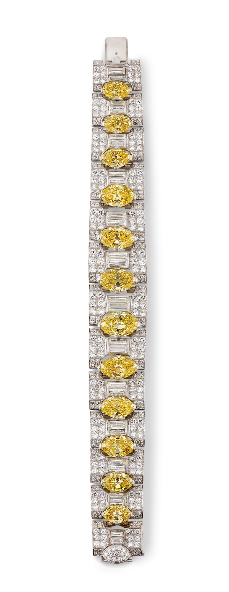 Taglio ovale Bracciale LEGACY 45 carati  Diamanti Fancy Giallo Intenso taglio ovale GIA in vendita