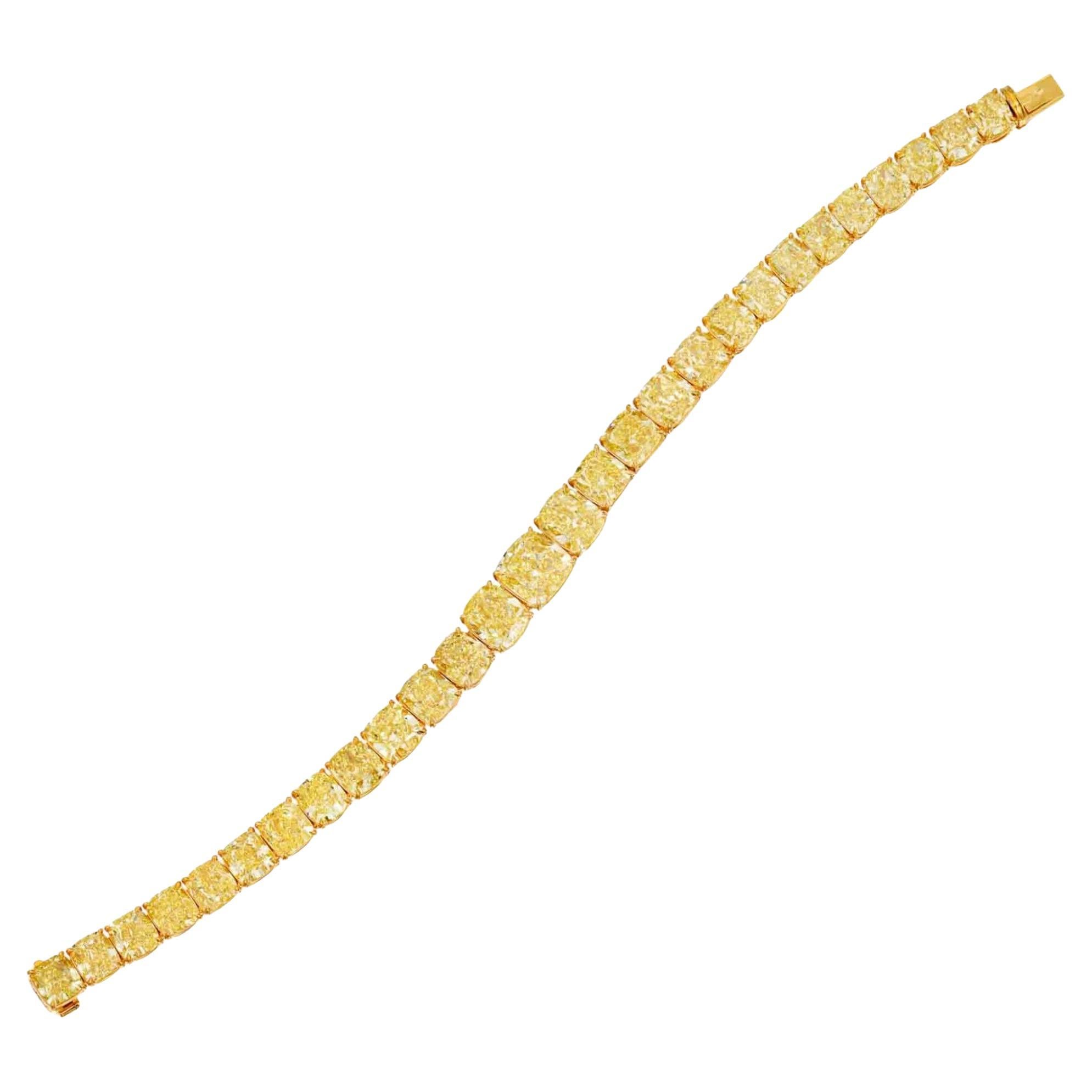 Contemporain LEGACY 55 Carat  Diamants naturels de taille coussin de couleur jaune fantaisie en vente