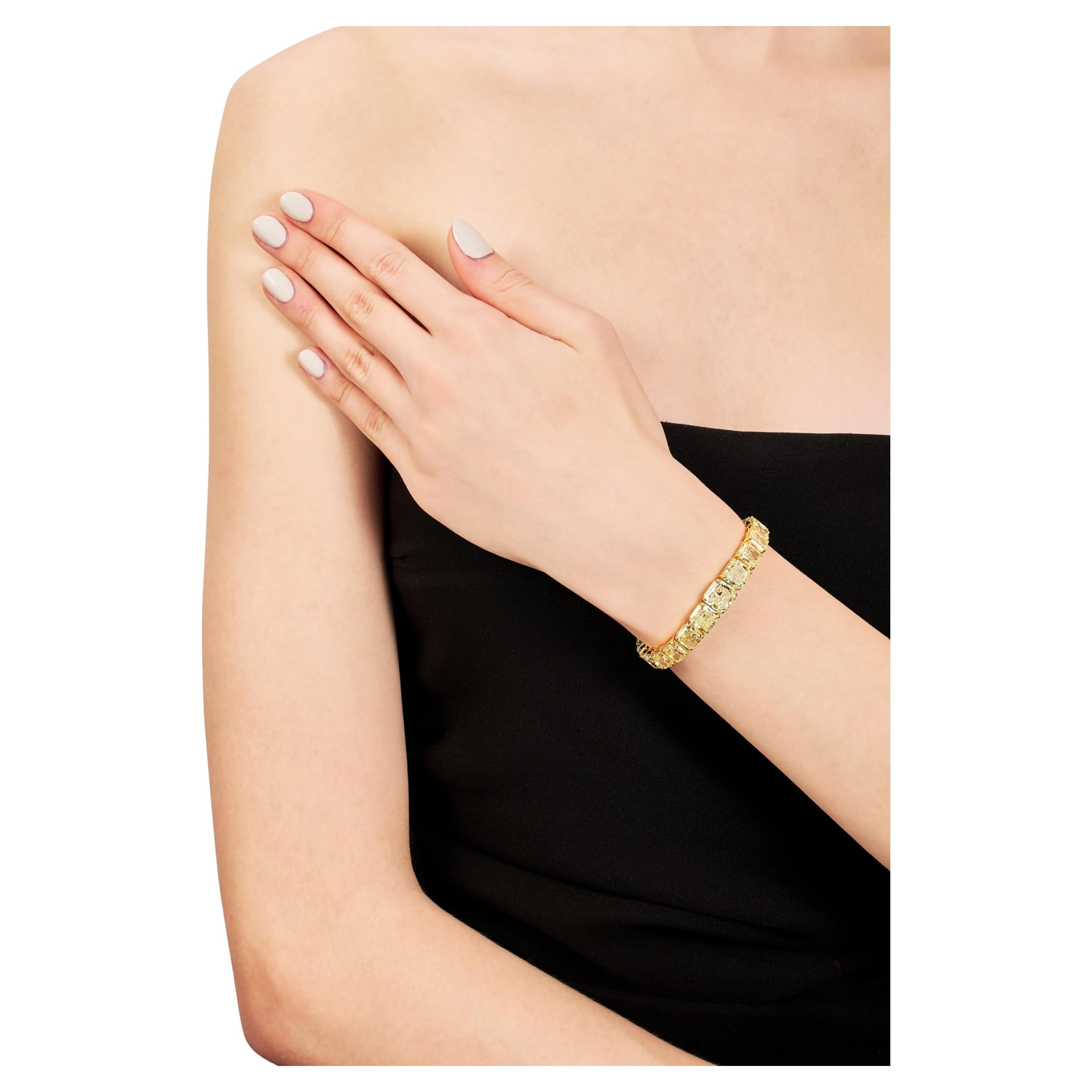 Taille coussin LEGACY 55 Carat  Diamants naturels de taille coussin de couleur jaune fantaisie en vente