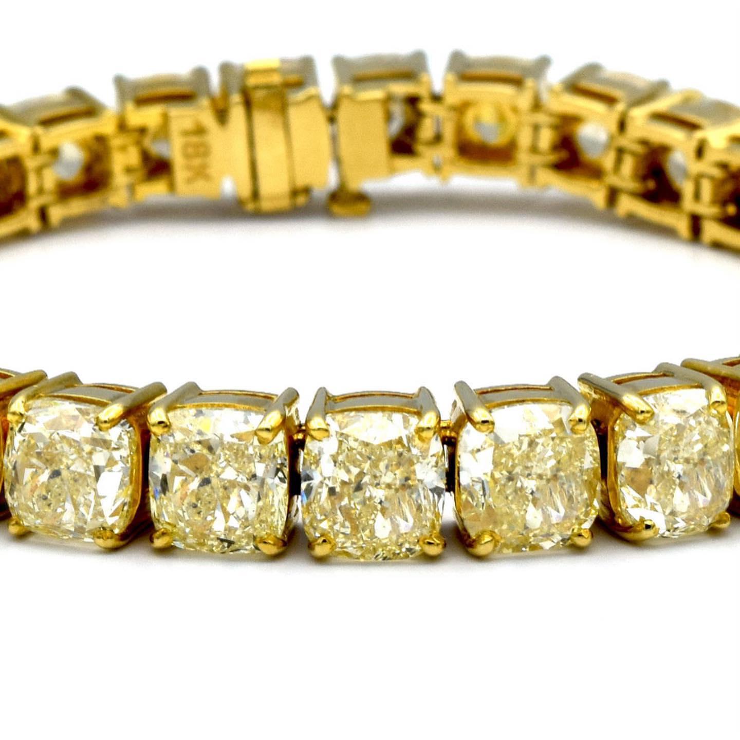 LEGACY 60 Carat  Diamants de taille coussin de couleur jaune fantaisie Bracelet de tennis GIA en vente 1
