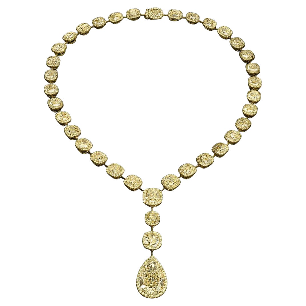 LEGACY GIA 65 Karat Fancy Yellow 12 Karat Pear Drop Roter Teppich Exklusiv