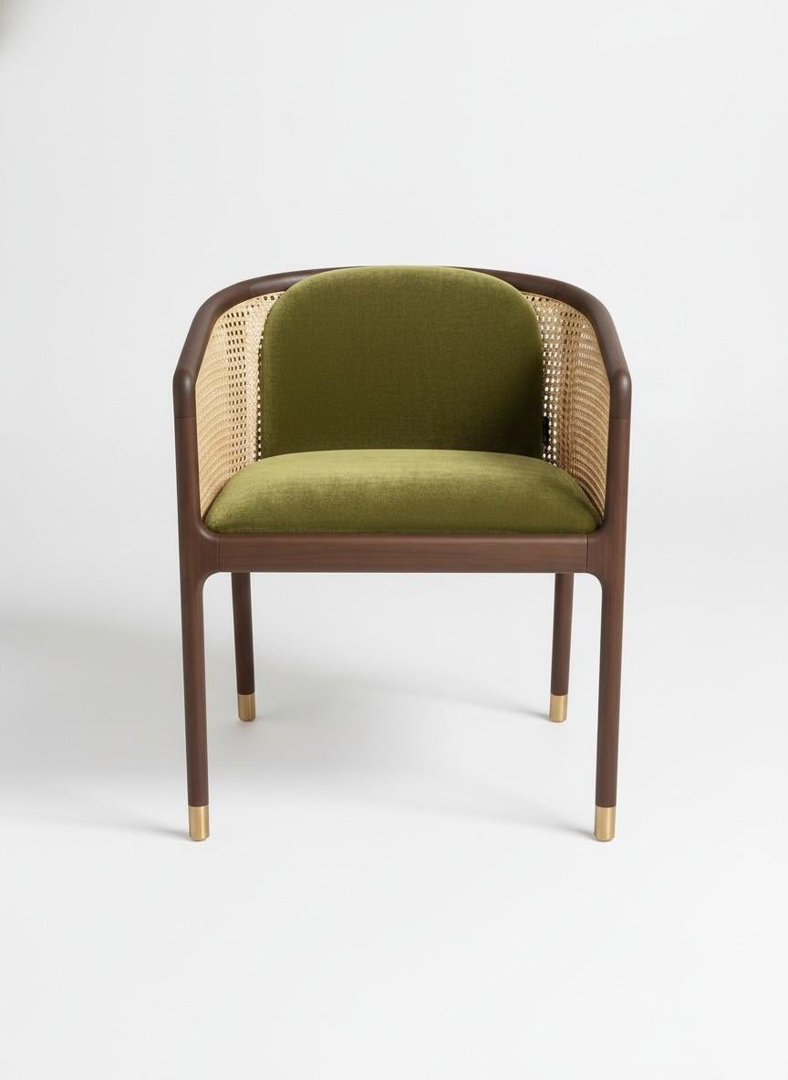 Legacy Vienna Dining Chair aus Samt in zeitlosem Design - Mondo Design Studio (Moderne) im Angebot