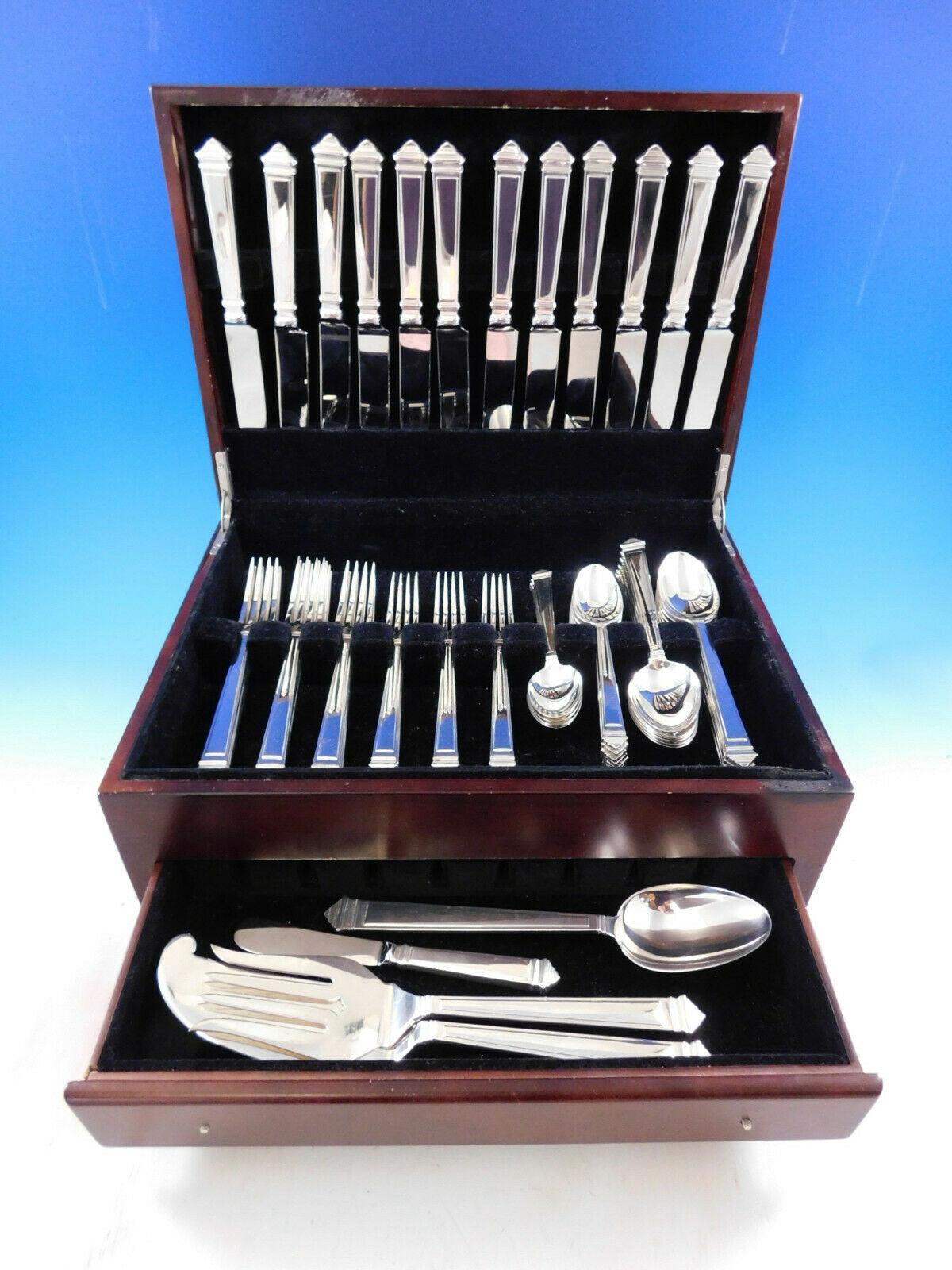 Dinner size legend by Fortunoff Italy sterling silver flatware set, 64 pieces. This pattern is reminiscent of Hampton by Tiffany. This set includes:

12 dinner knives, 9 1/2
