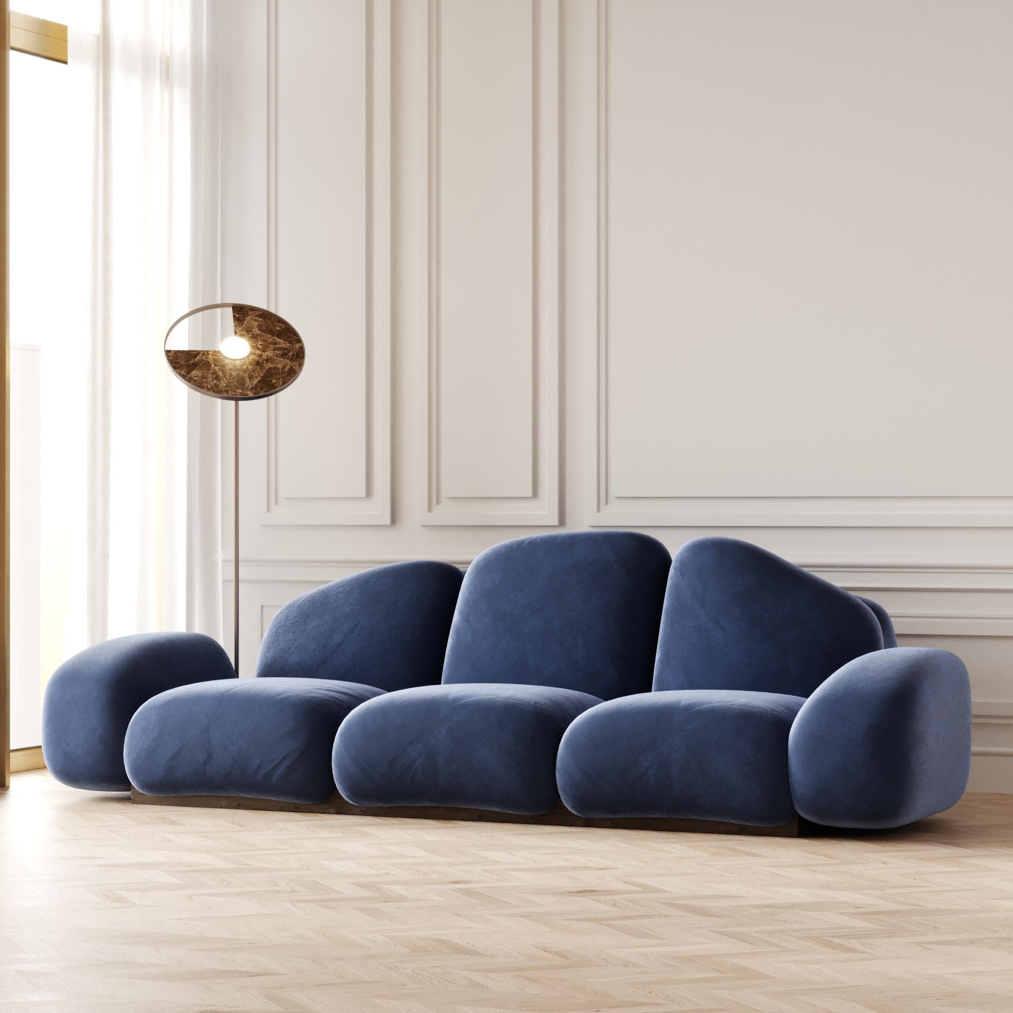 Contemporary Legend sofa For Sale
