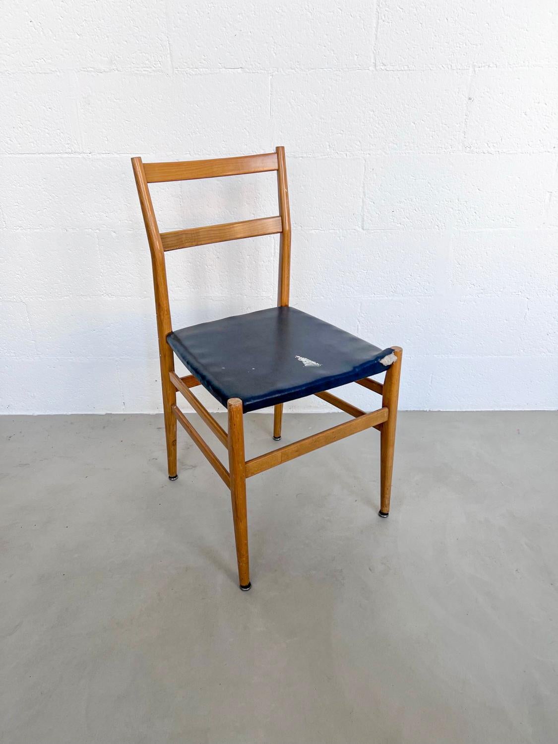 4 Gio Ponti Italian Chairs Leggera x Cassina - Set of Four - 1960's In Fair Condition For Sale In Milano, IT