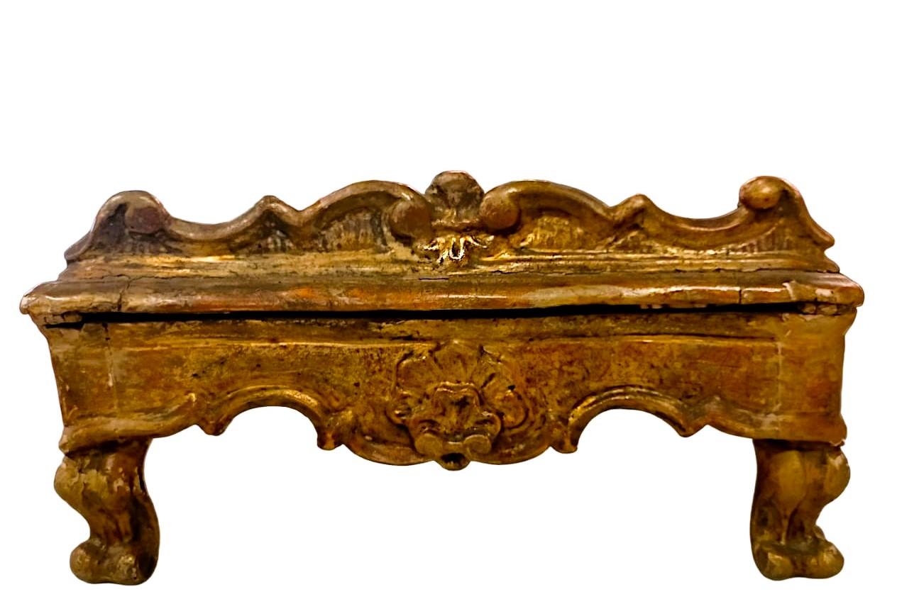 Baroque Lutrin des années 1700  doré et sculpté de style vénitien en vente