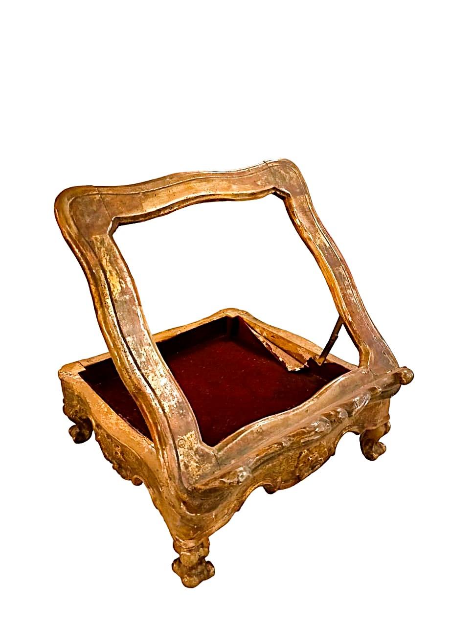 Lutrin des années 1700  doré et sculpté de style vénitien Bon état - En vente à Cesena, FC
