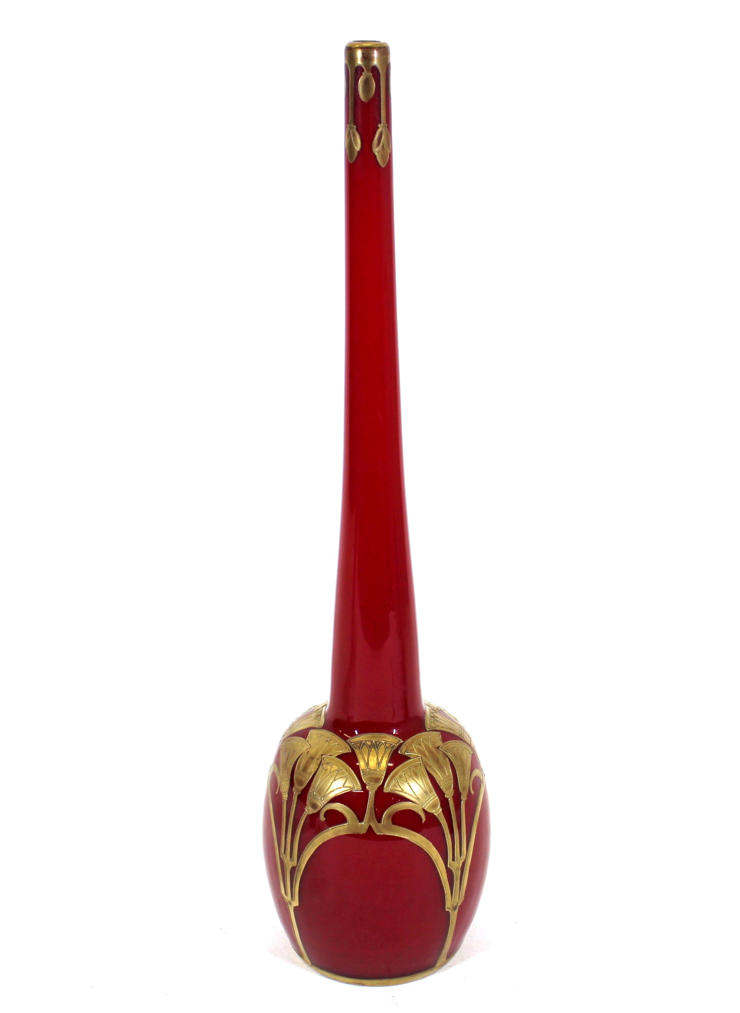 Early 20th Century Legras French Egyptian Revival 'Rouge de Chine' Red Glass & Gold Vase
