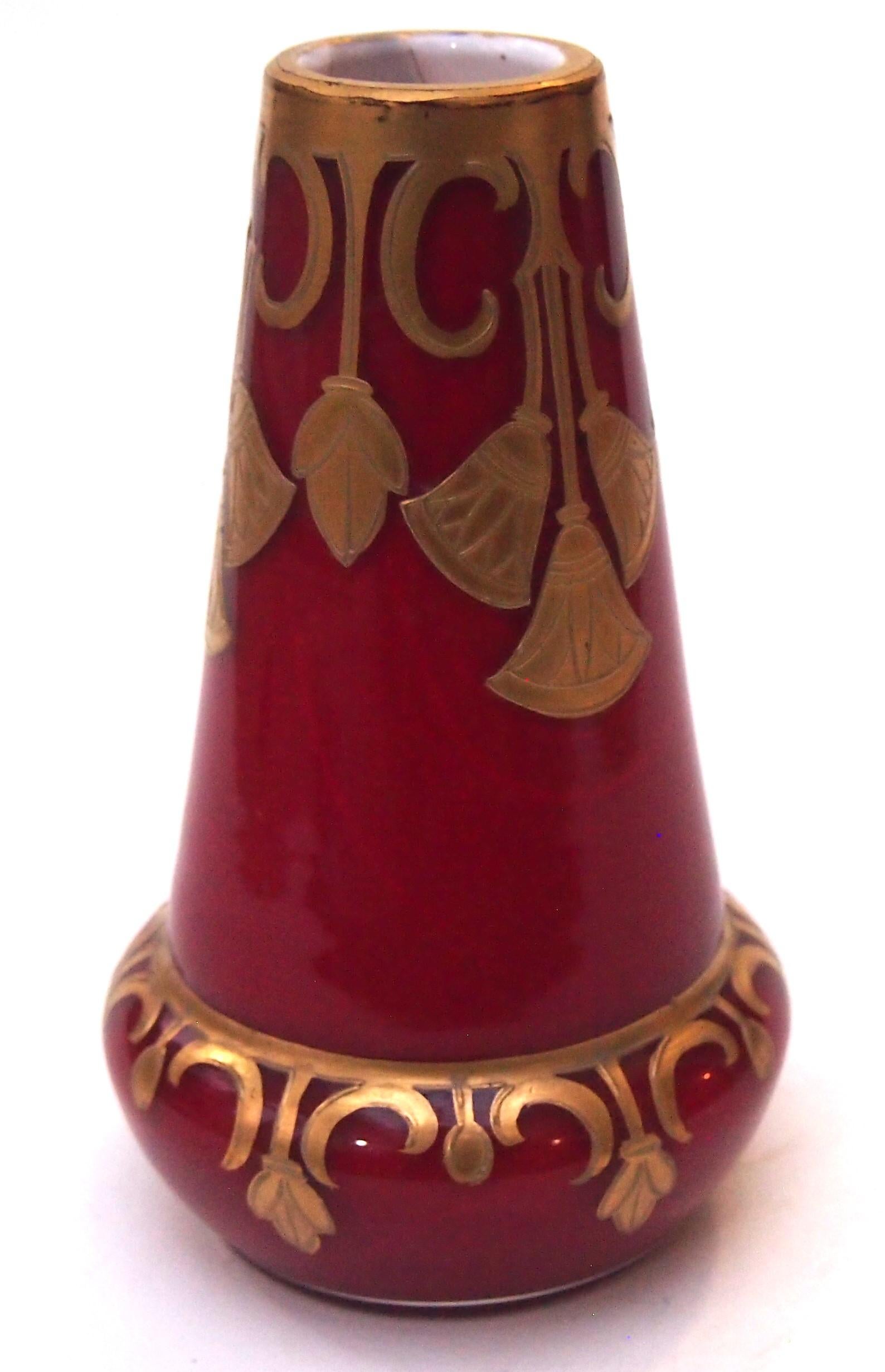 Francese Vaso Legras Lotus dorato e incamiciato di rosso su bianco opaco per l'Expo di Parigi del 1889 in vendita