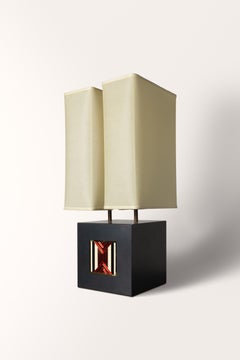 LÁMPARA LEI- Base de hierro bruñido