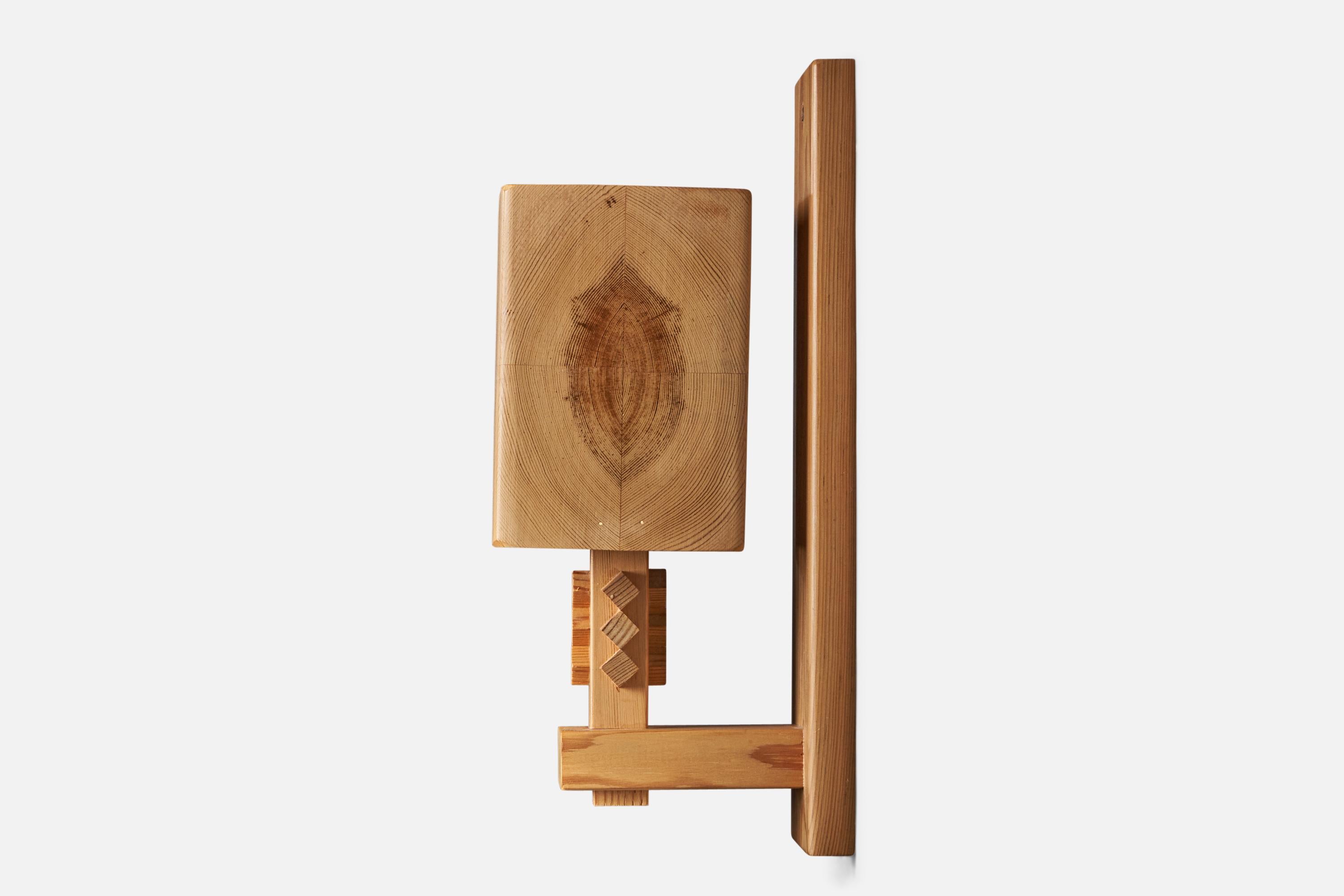 Leif Wikner, Wall Light, Pine, Sweden, 1970s In Good Condition For Sale In High Point, NC