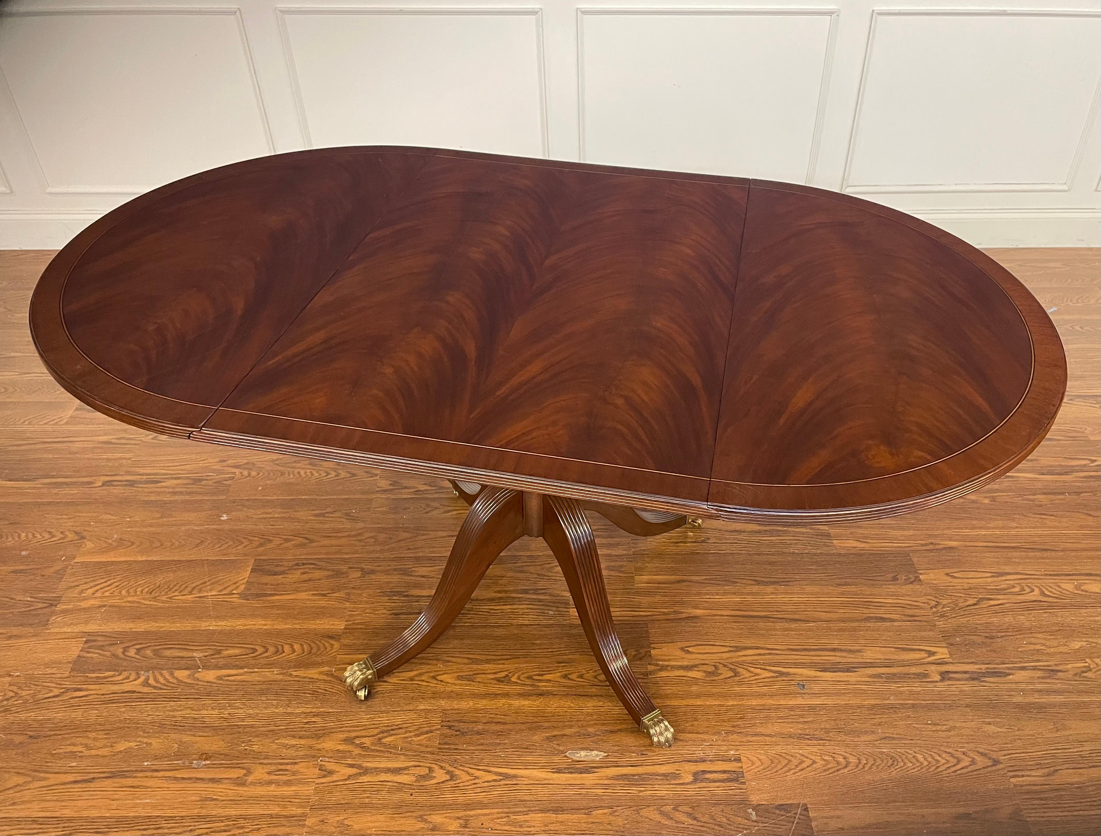 Contemporary Leighton Hall Mahogany Dining/Breakfast Table - Showroom Sample For Sale