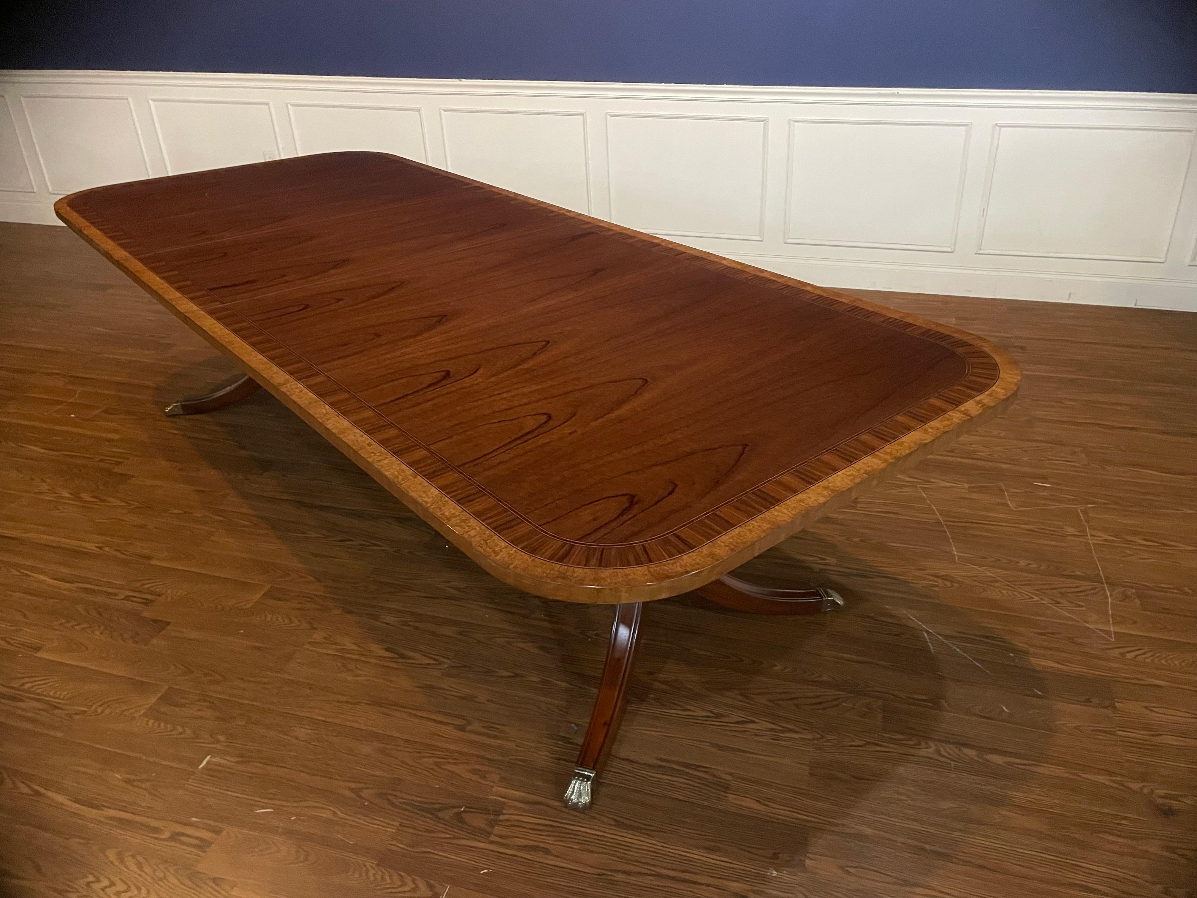 Leighton Hall Showroom Sample - Traditional Mahogany Dining Table  For Sale 4