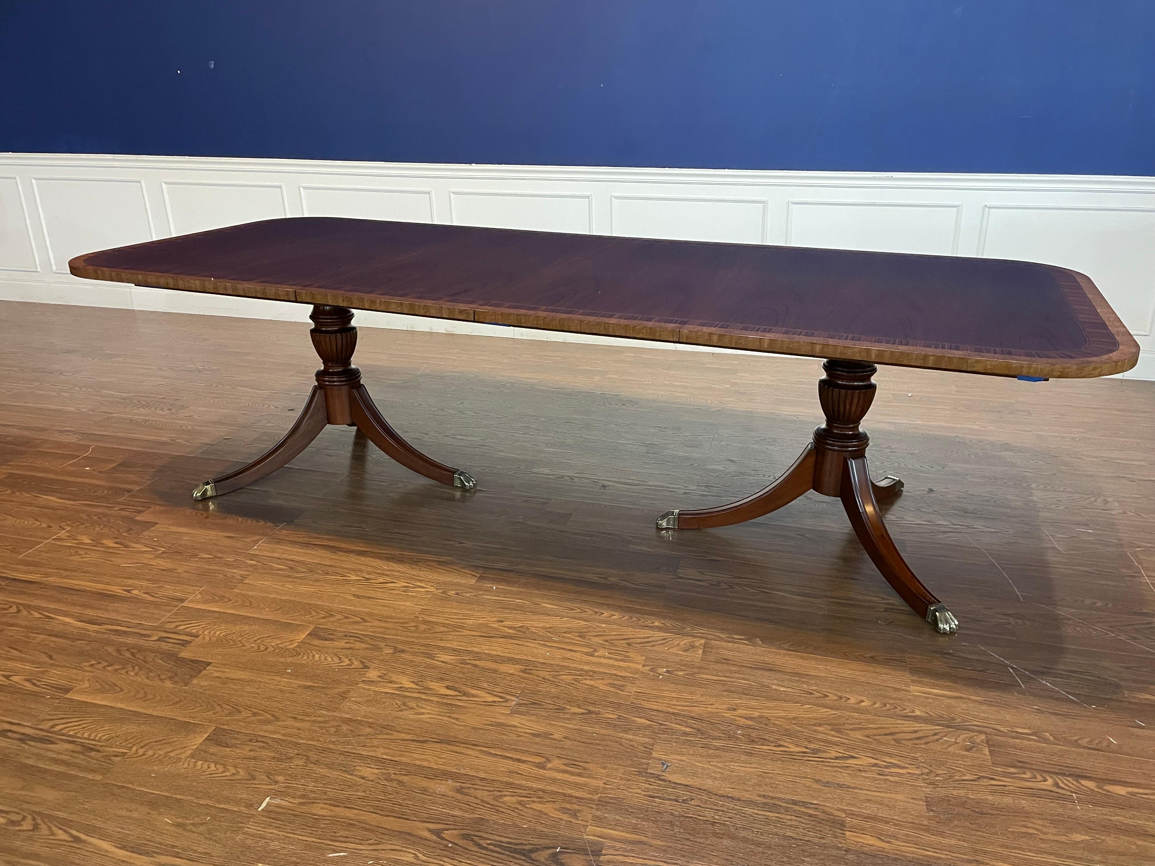 Leighton Hall Showroom Sample - Traditional Mahogany Dining Table  For Sale 7