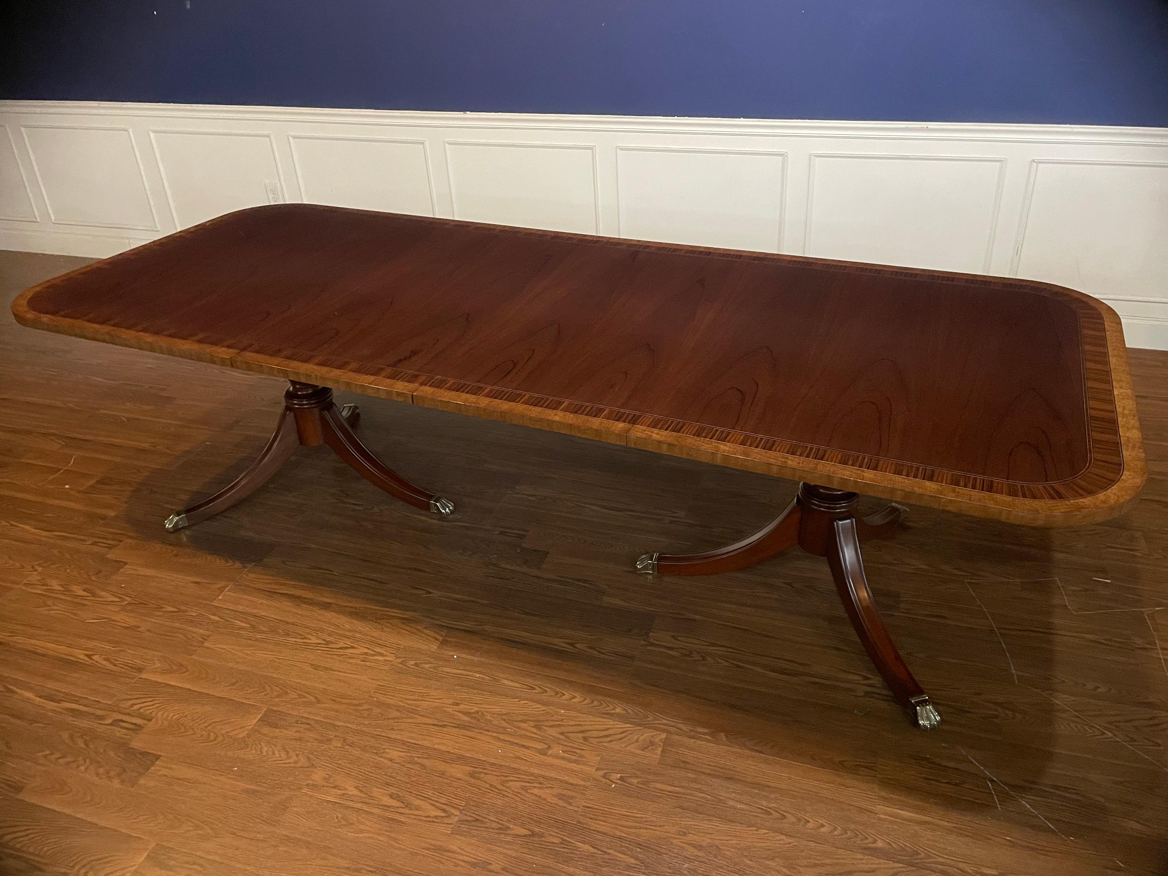 Leighton Hall Showroom Sample - Traditional Mahogany Dining Table  For Sale 1