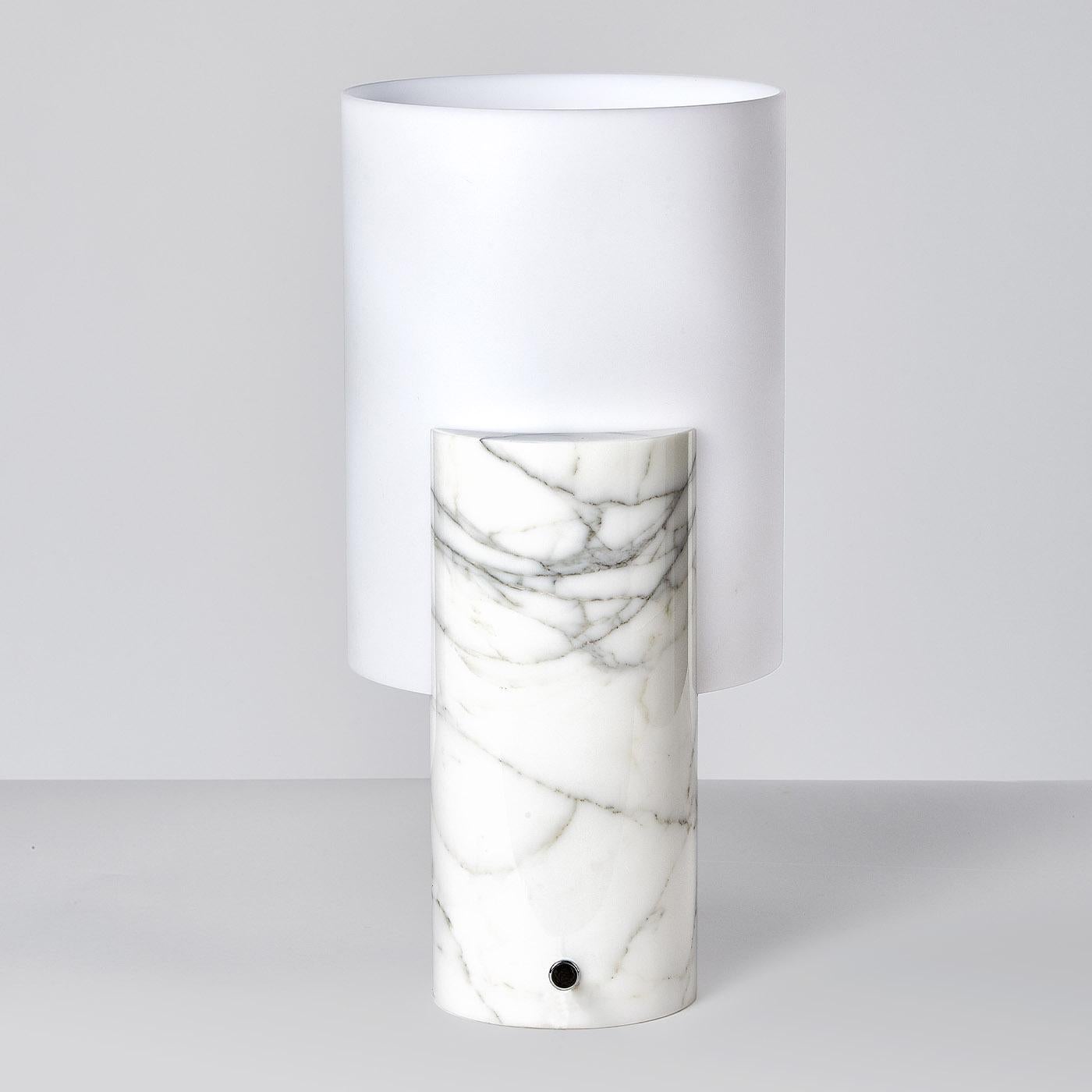 Tischlampe „Leina Carrara“ von Matteo Nunziati (Italienisch) im Angebot