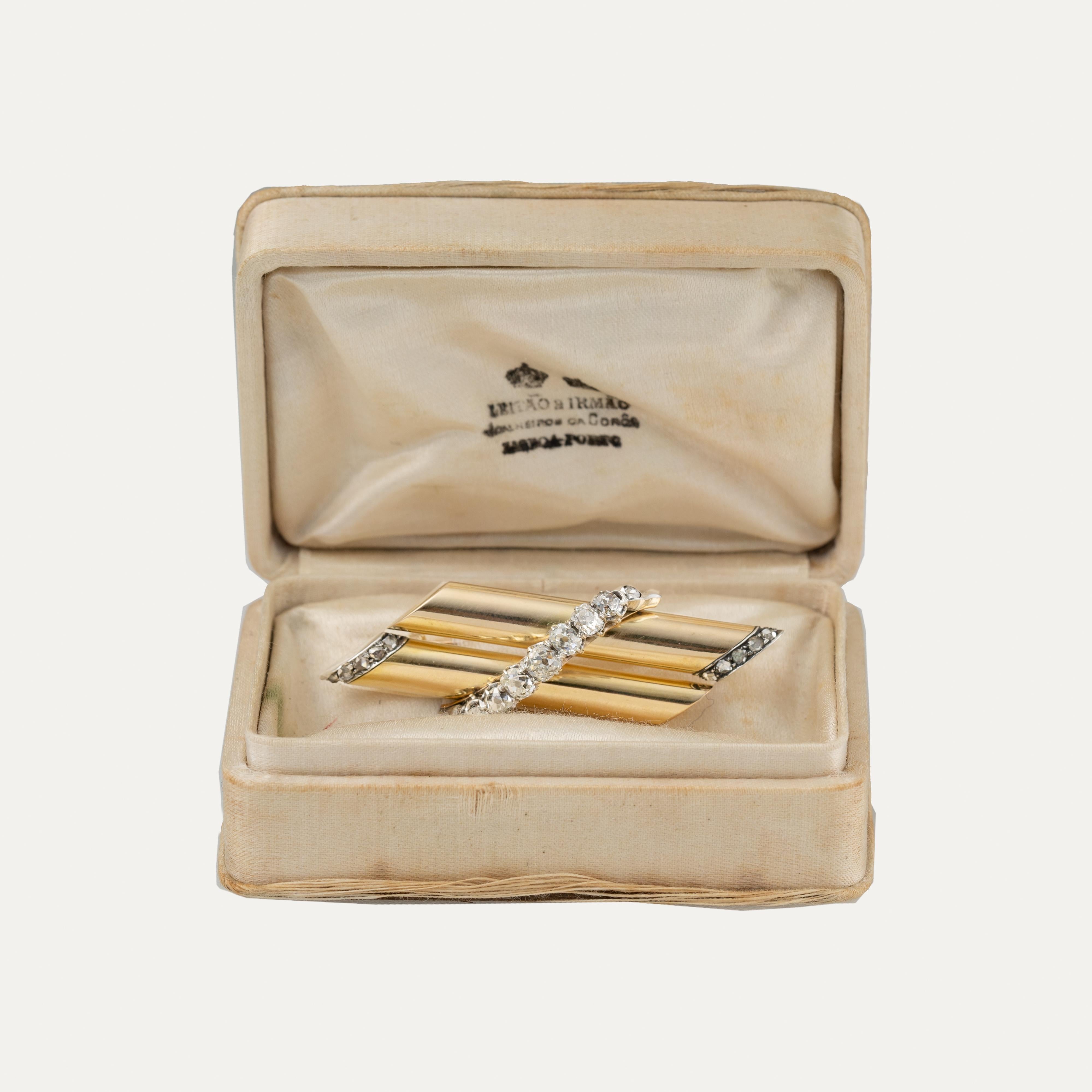 Leitão & Irmão Brooch in Gold and Diamonds, Portuguese, 19th/20th Century Unisexe en vente