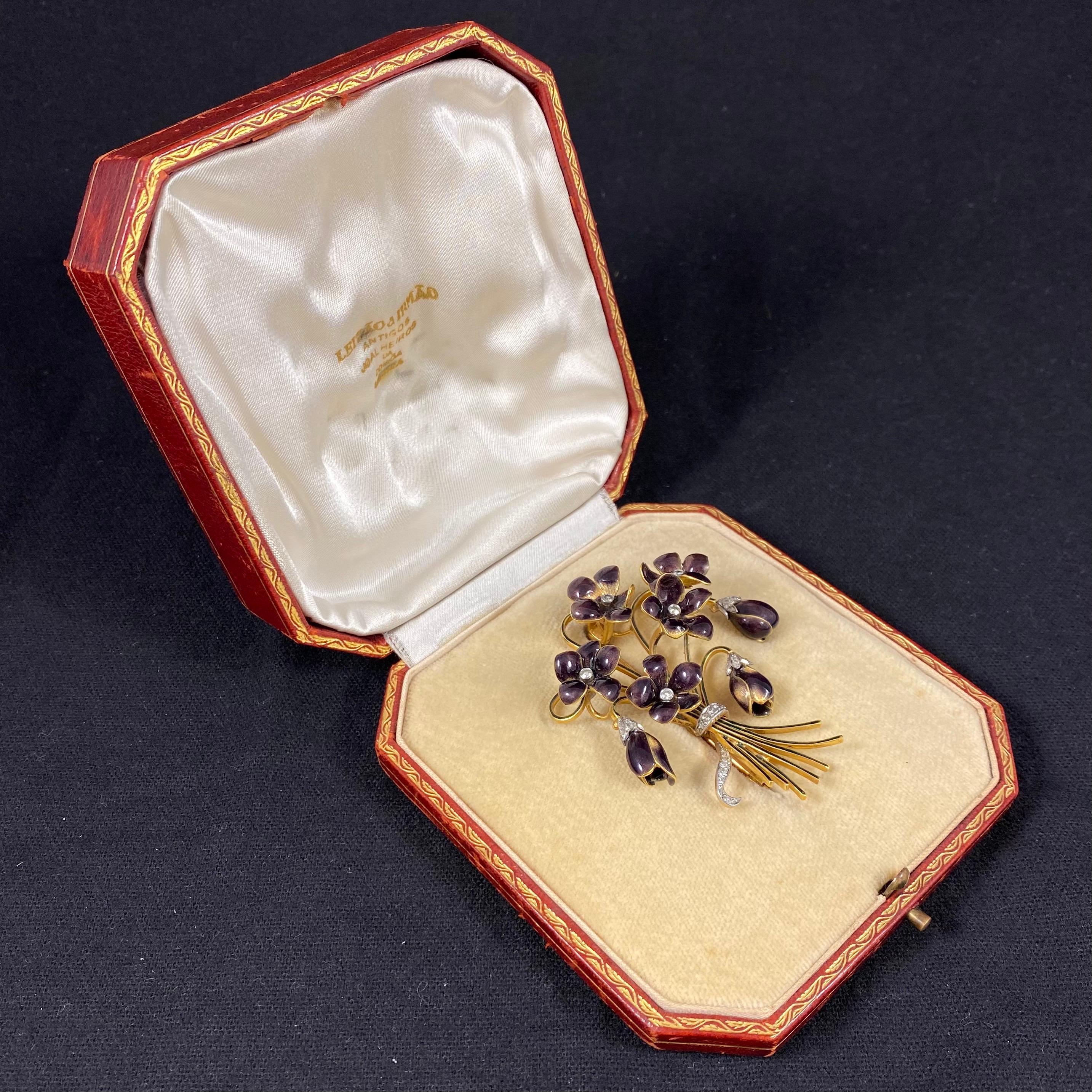 Leitão & Irmão Retro 1940er Jahre Diamant-Emaille violett Blumenstrauß Brosche Gold für Damen oder Herren im Angebot