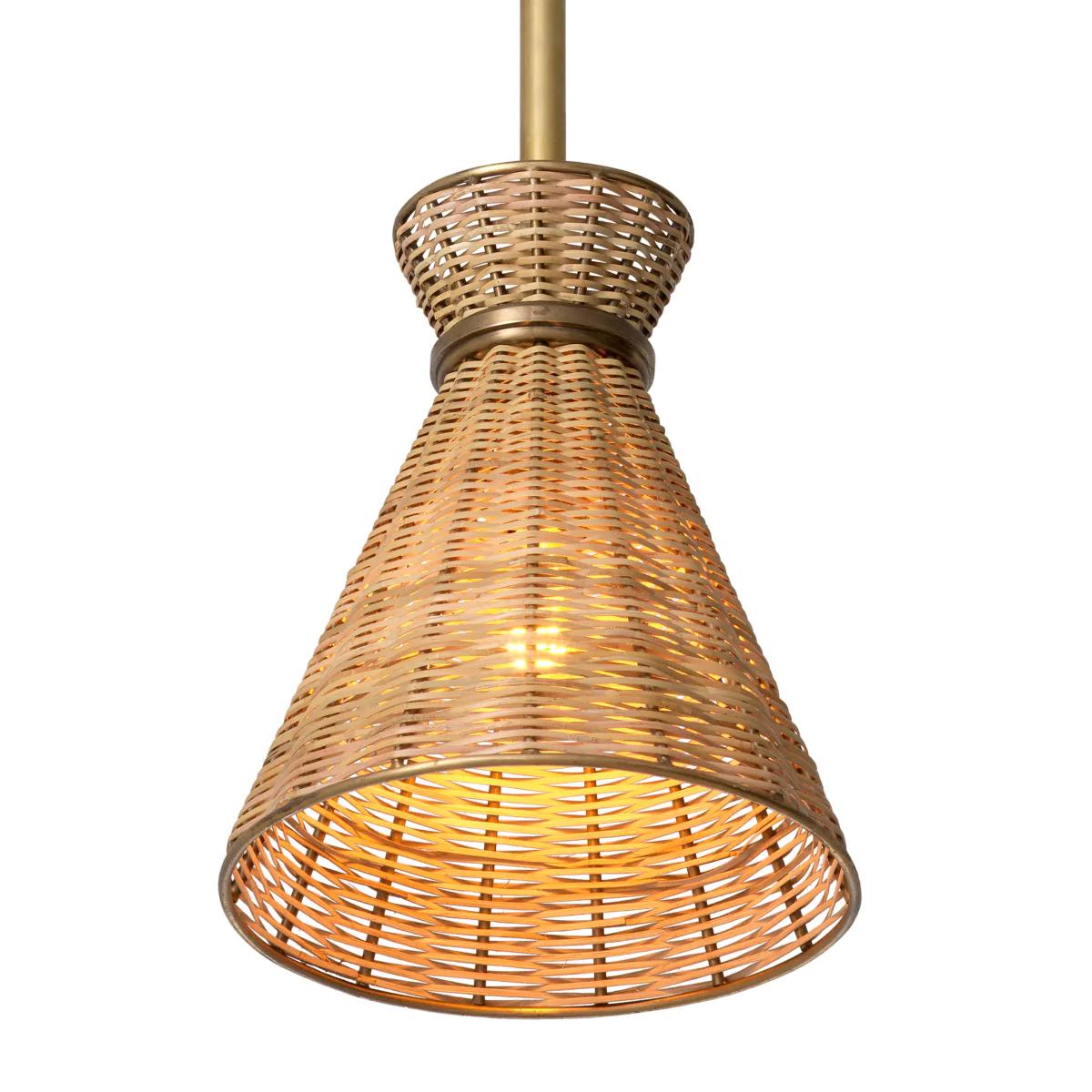 Sospensione Leiti Rattan con paralume in rattan naturale
e con dettagli in ottone con finitura vintage. Con 3 altezze
opzioni con tubo da 30, 50 o 70 cm. 1 lampadina, lampada
attacco tipo E14, max 40 watt, lampadina non inclusa.