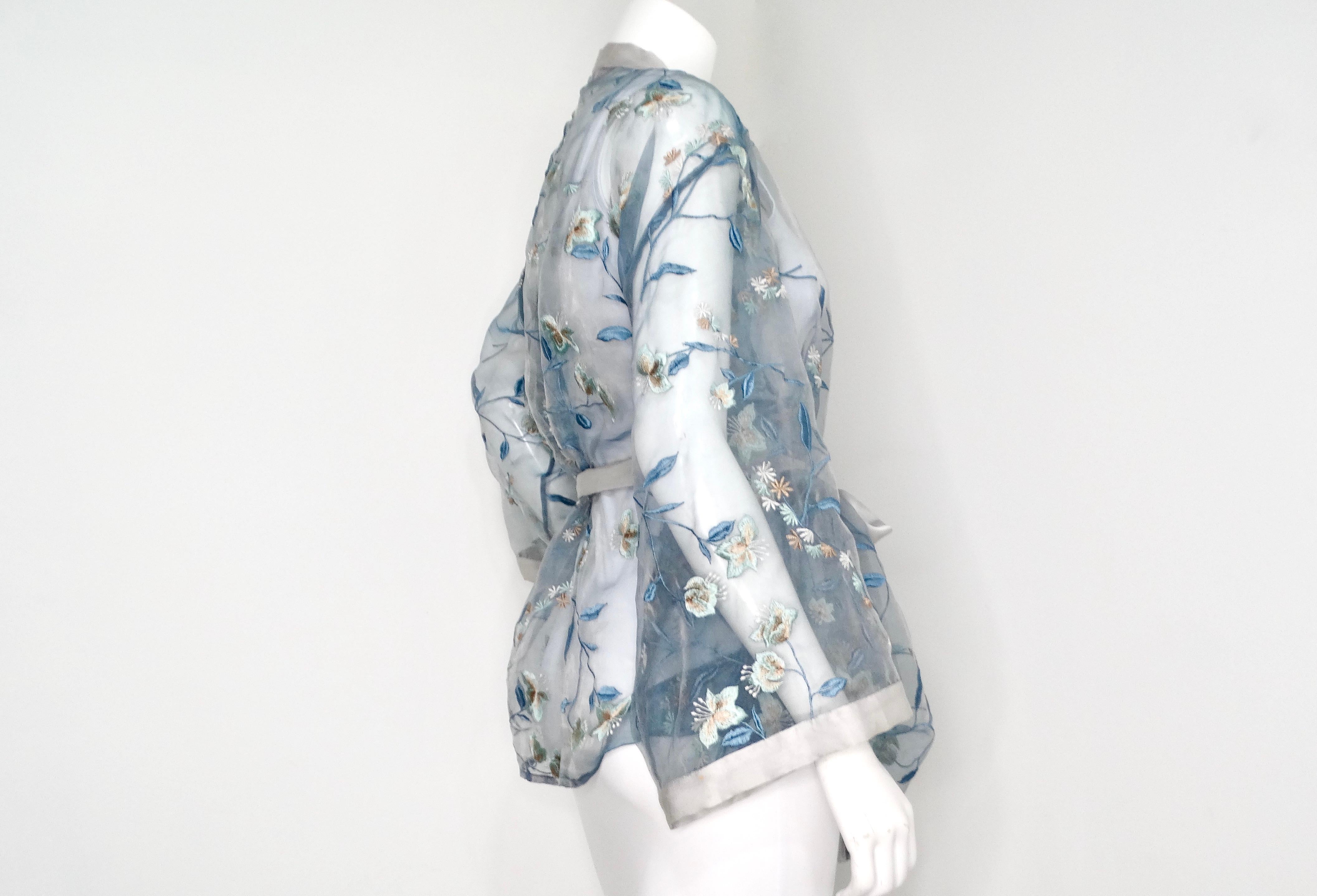 Lejaby Paris Blauer Kimono mit Blumenstickerei circa 1980s im Angebot 4