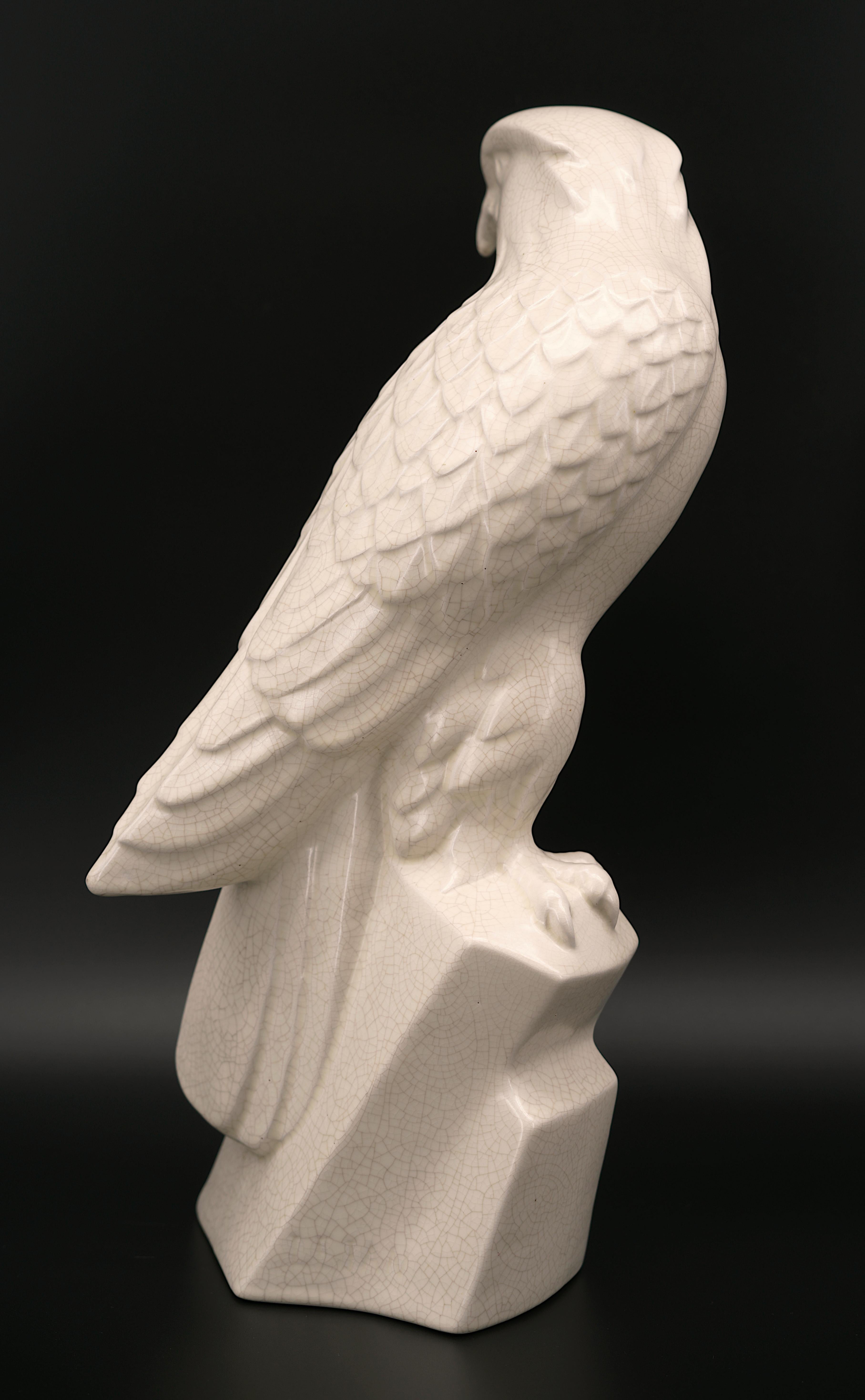 Francese Aquila in ceramica Art Deco Crackle Glaze di LEJAN da Orchies 1920 in vendita