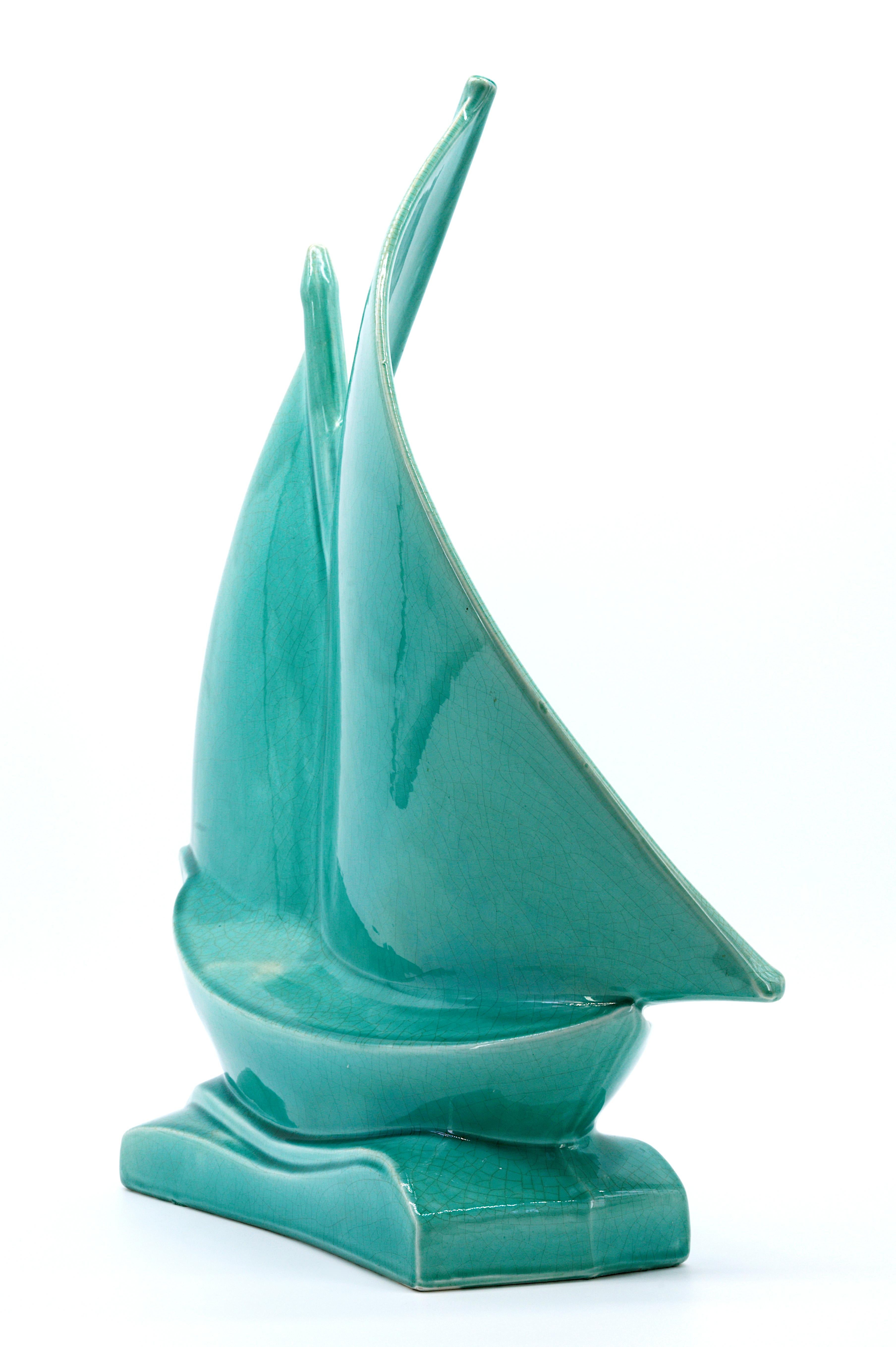 Inizio XX secolo Nave in ceramica Lejan Art Deco con smaltatura a crepe da Orchies 1920 in vendita