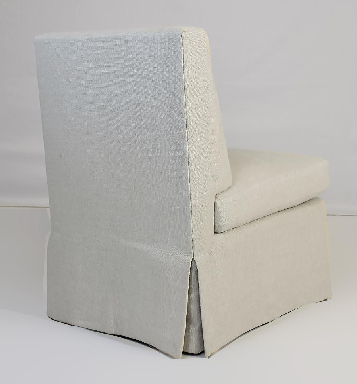 Le Jeune Upholstery Ella Slipper Chair Floor Sample in Ivory In Good Condition For Sale In Miami, FL