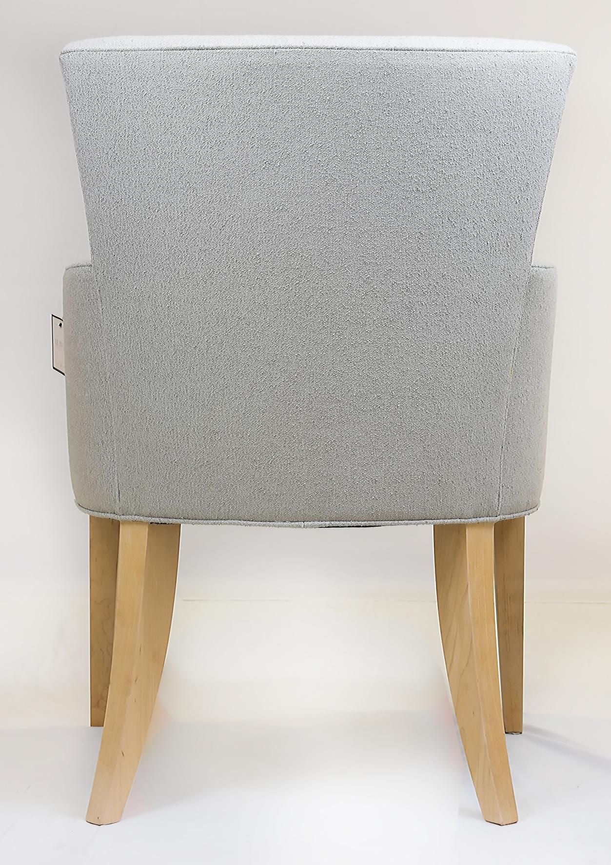 XXIe siècle et contemporain Le Jeune Upholstery Kilani Dining Armchair Showroom Model en vente