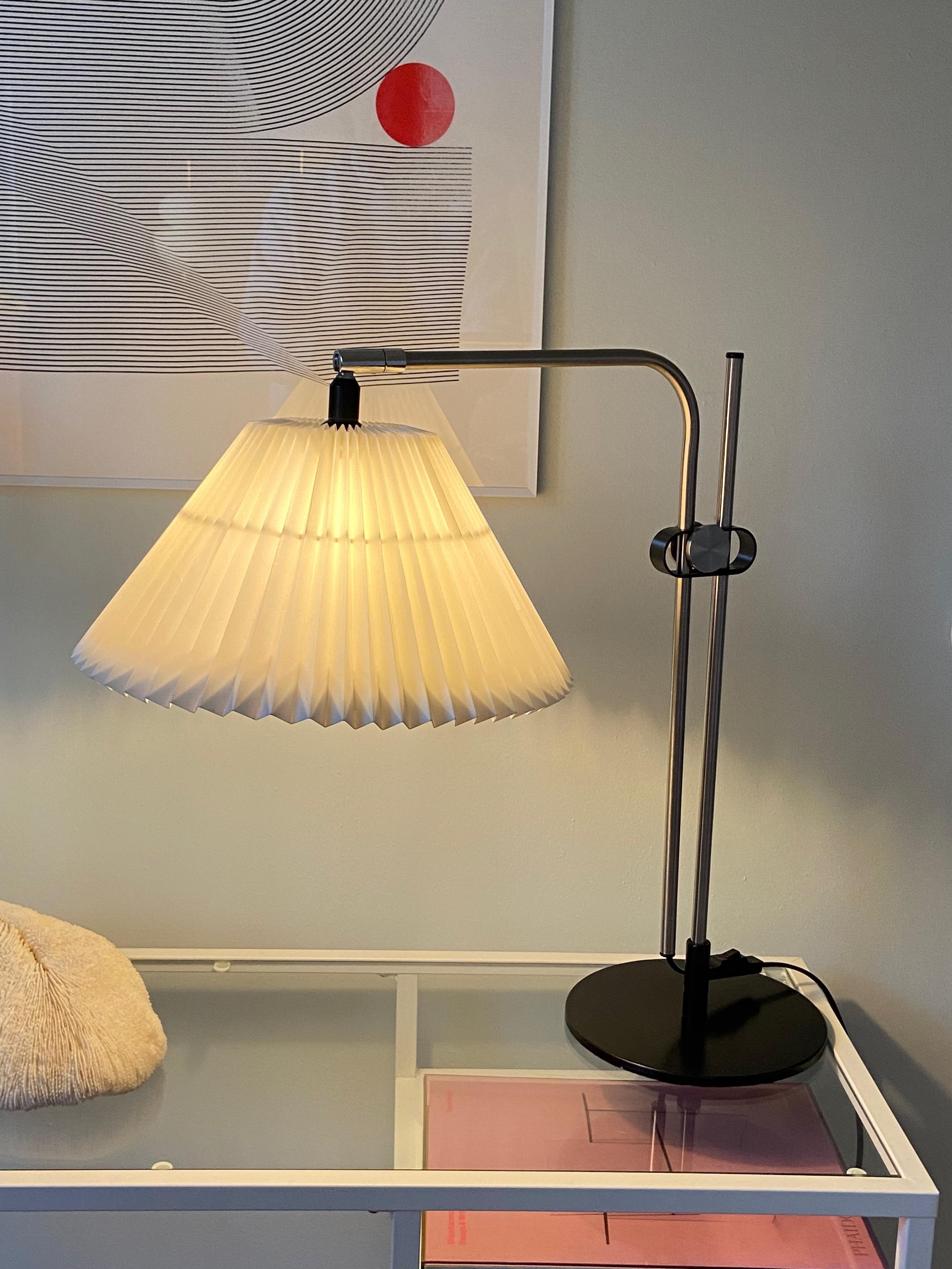 Leklint Table Lamp Mod. 320 Design by Michael Bang for Le Klint Denmark 4
