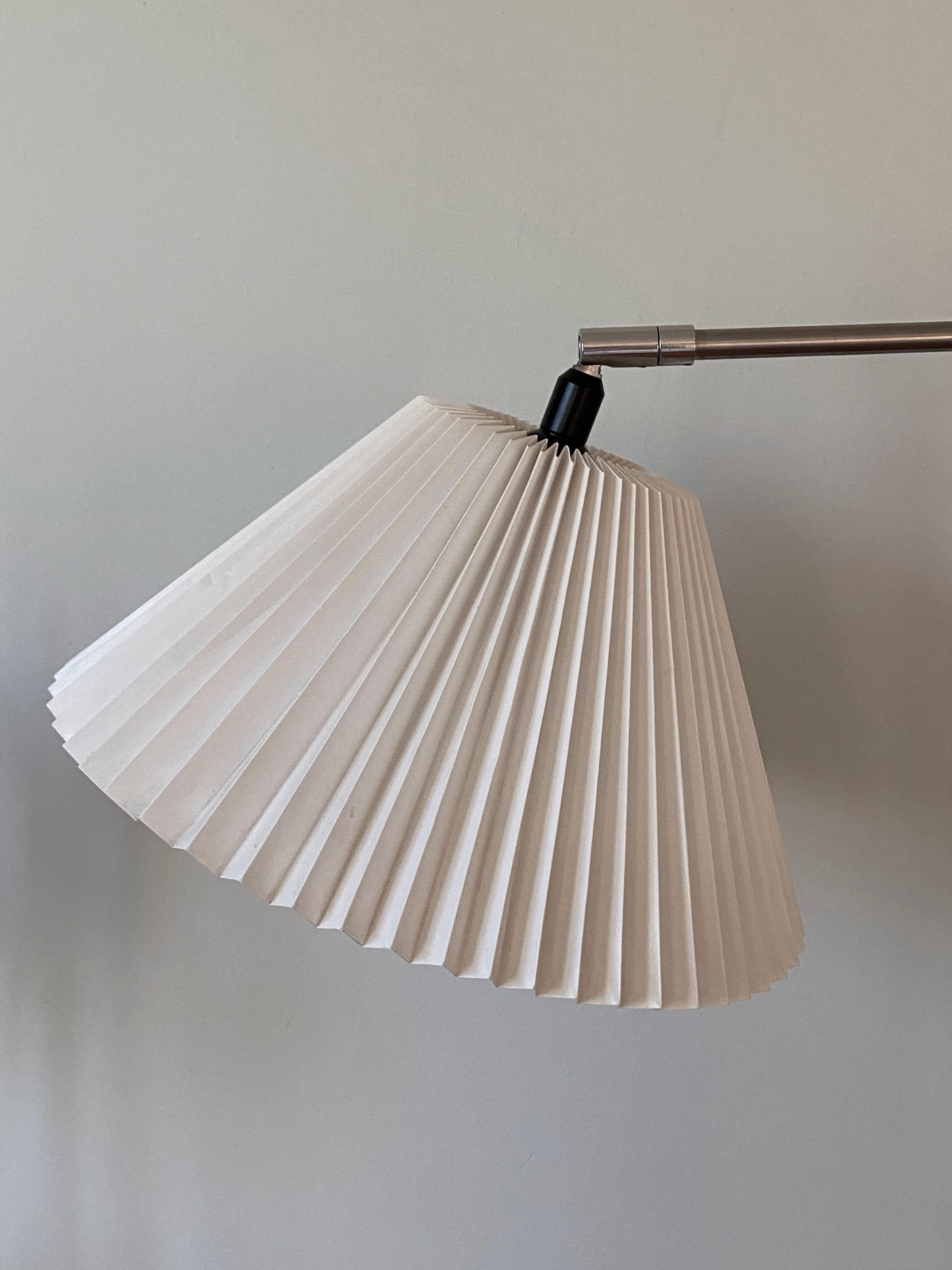 Leklint Table Lamp Mod. 320 Design by Michael Bang for Le Klint Denmark In Good Condition In Krefeld, DE