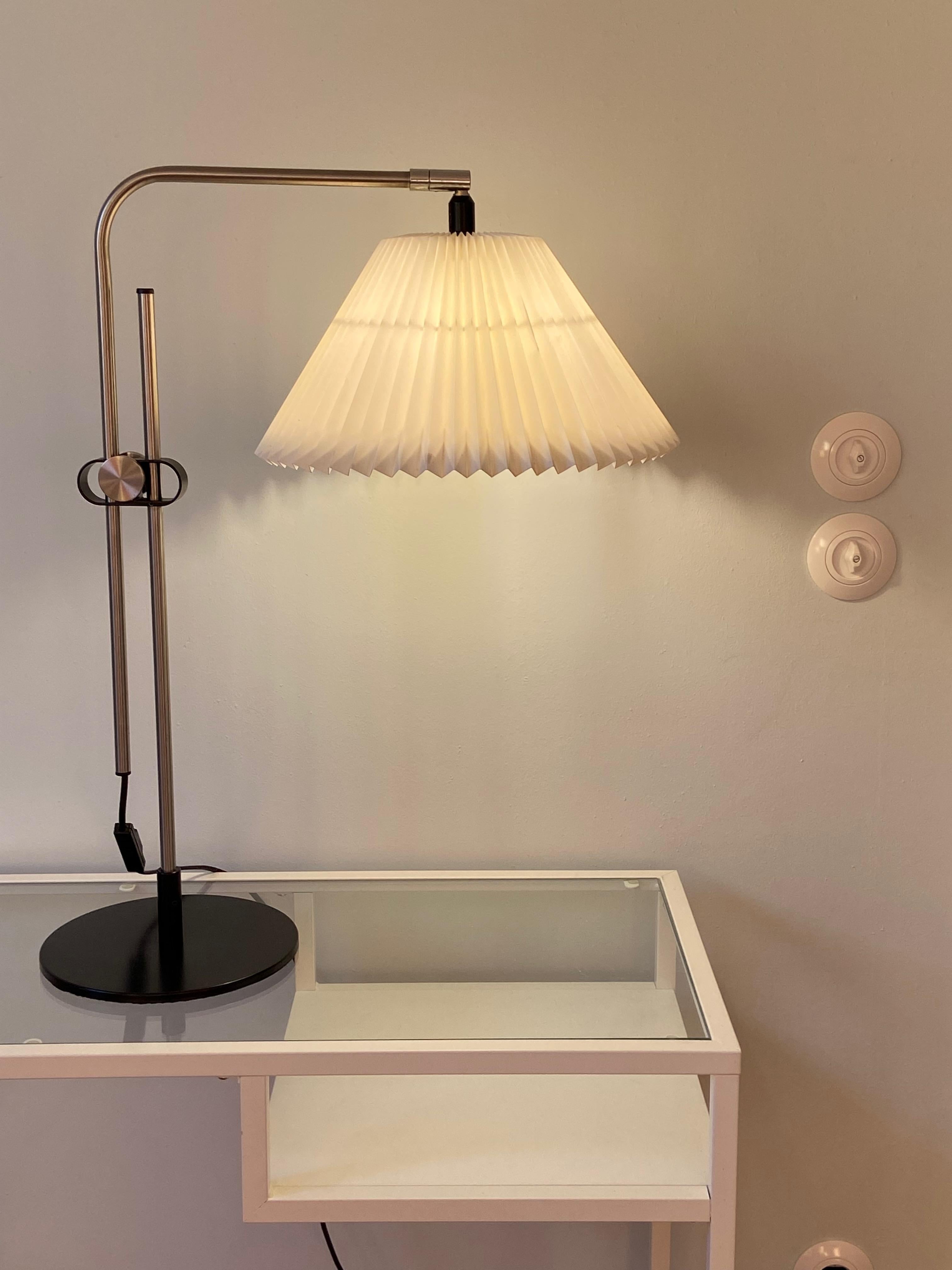 Leklint Table Lamp Mod. 320 Design by Michael Bang for Le Klint Denmark 1