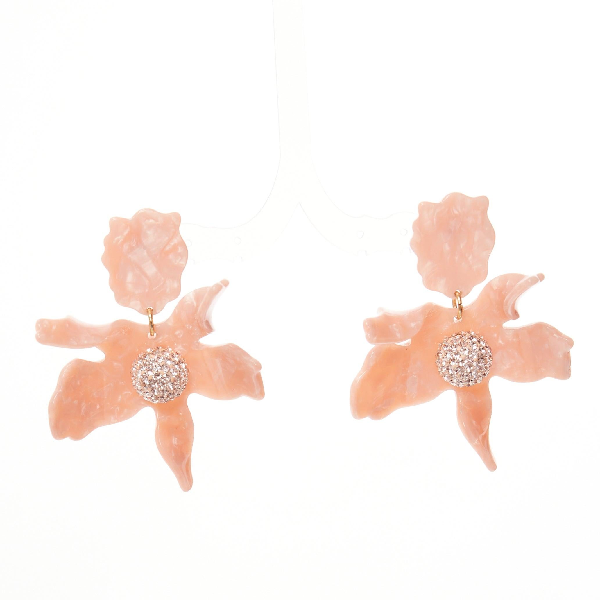 LELE SADOUGHI pink marbled acrylic flower silver crystals drop pin earrings
Reference: AAWC/A01259
Brand: Lele Sadoughi
Material: Acrylic
Color: Pink, Silver
Pattern: Floral
Closure: Pin
Lining: Pink Acrylic

CONDITION:
Condition: Excellent, this