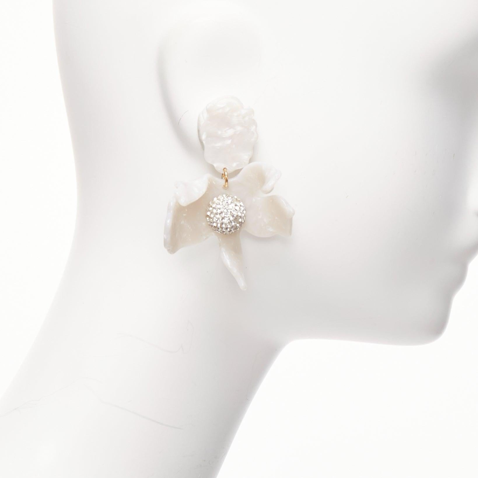LELE SADOUGHI white marbled acrylic flower silver crystals clip on earrings In Good Condition For Sale In Hong Kong, NT