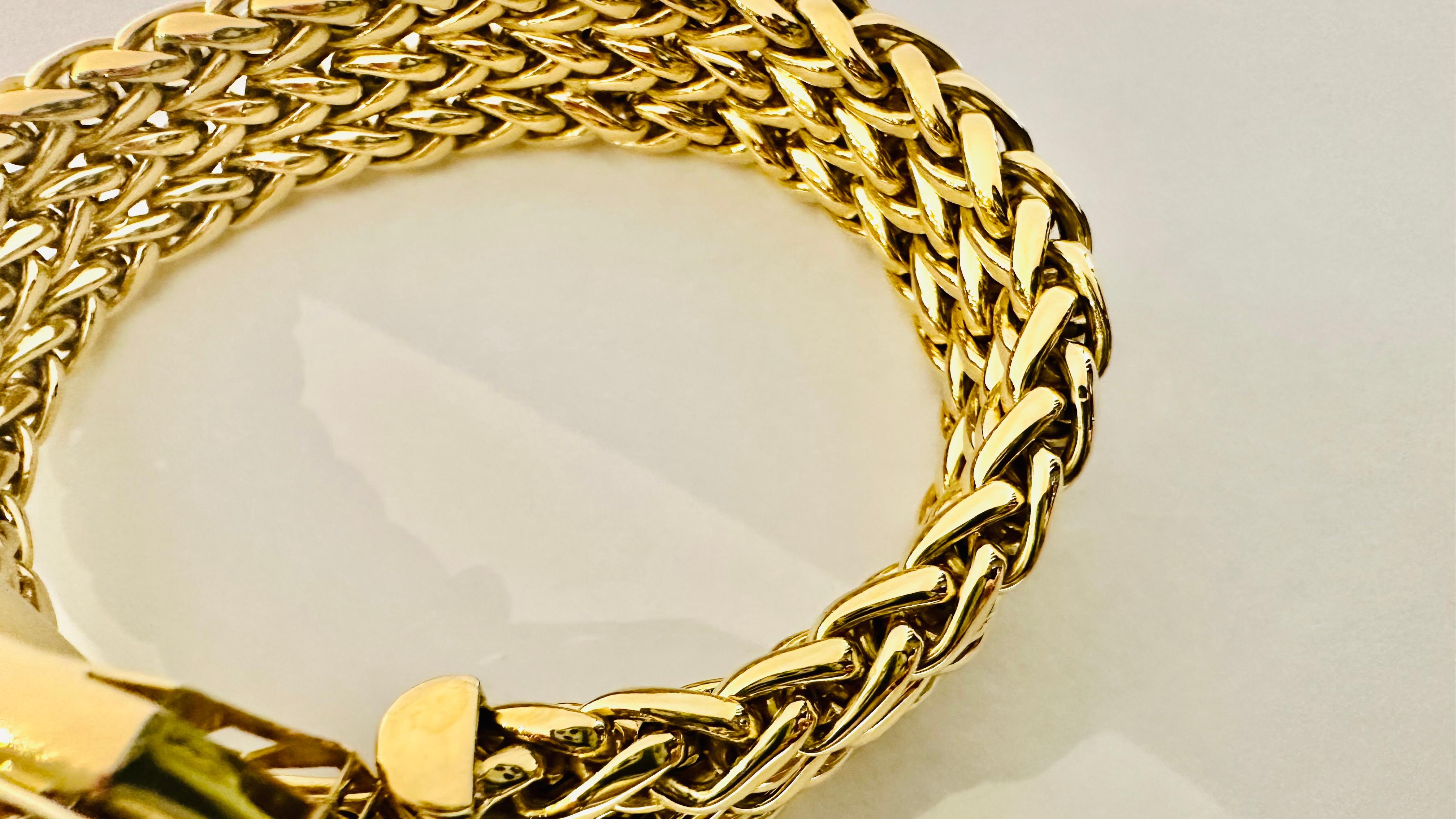 L'élégance tissée de l'or bicolore 18 carats en vente 2