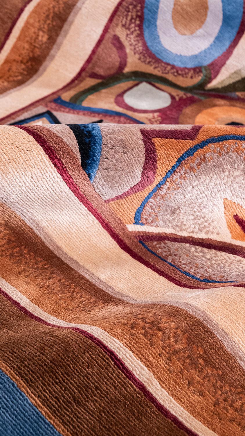 Annodato a mano Tappeto a motivi floreali rosa nudo blu ornamento luminoso - Leleu Pauline Orangery in vendita
