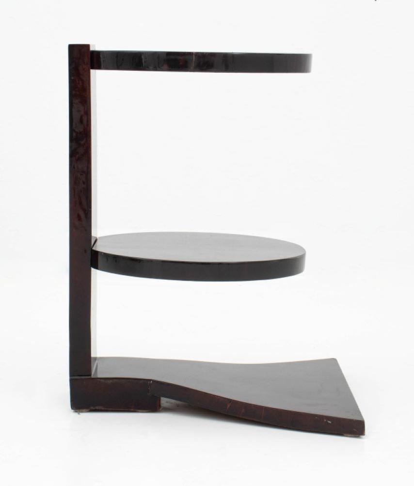 20ième siècle Table d'appoint Art Déco à 2 niveaux en bois de rose de style Leleu en vente