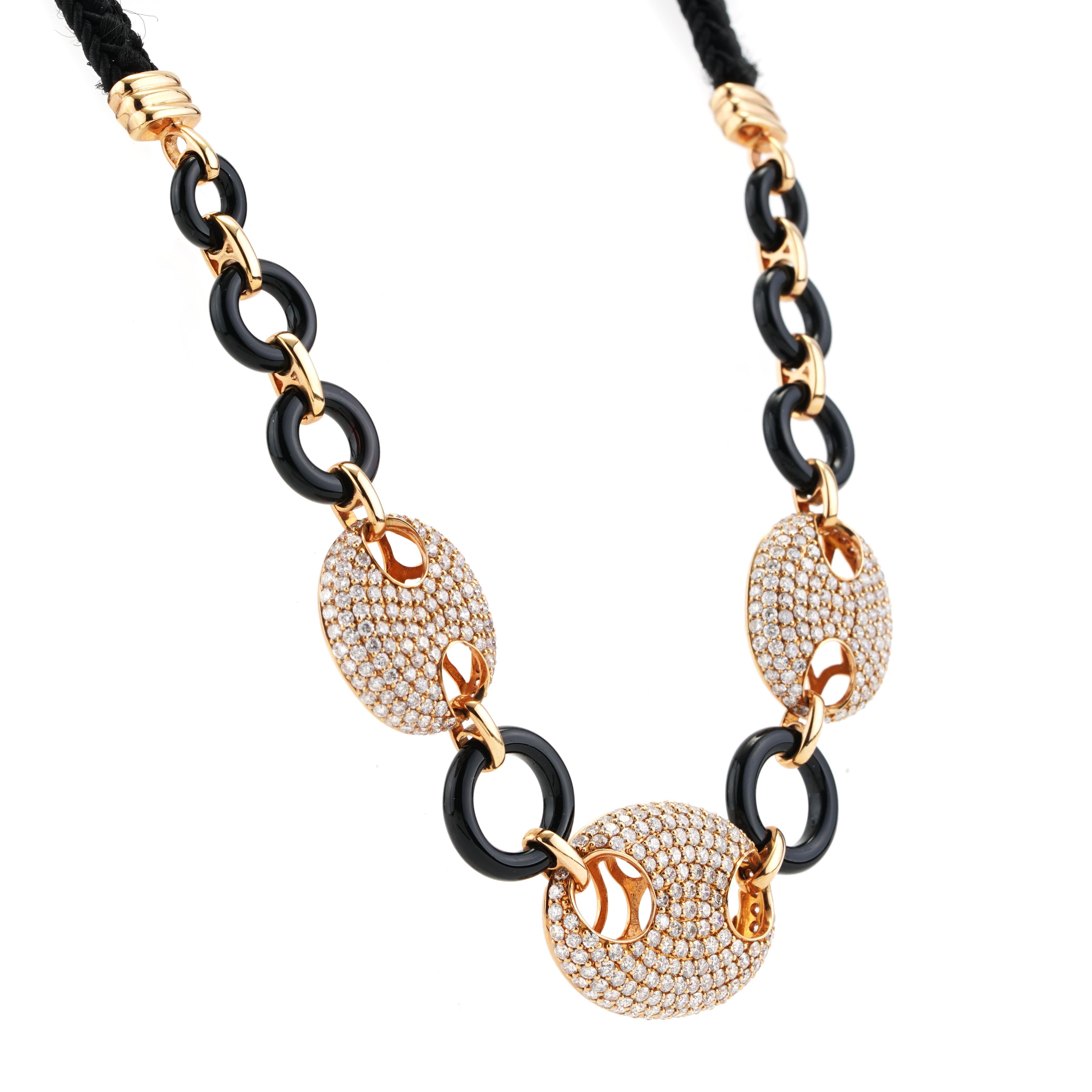 Taglio rotondo Collana L'Élise con diamanti da 4,90 CTTW in oro rosa 18 carati e cordoncino nero in vendita
