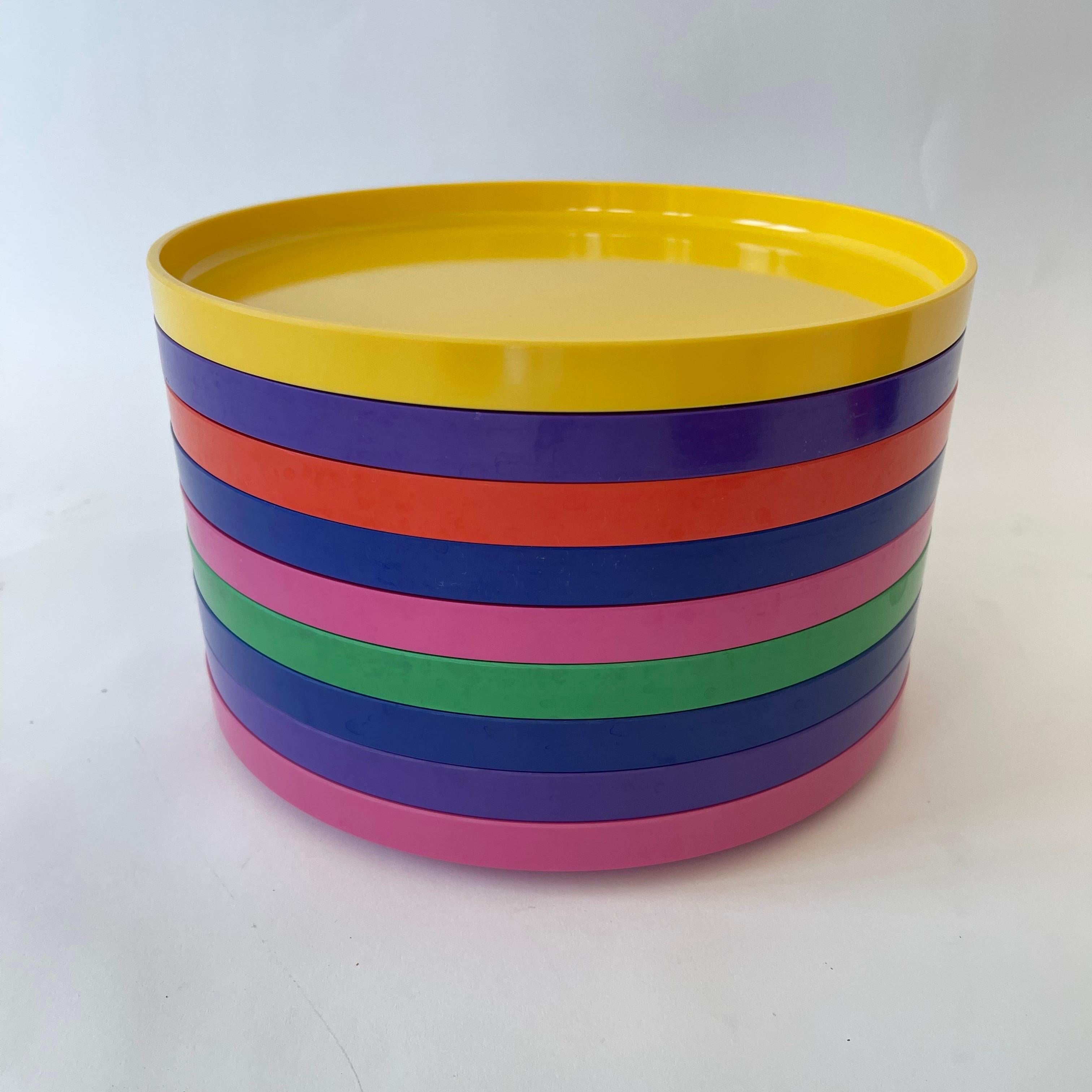 Vajilla Lella and Massimo Vignelli Max Vajilla Hellerware Juego de 20 Platos Arco Iris en Bueno estado para la venta en Miami, FL