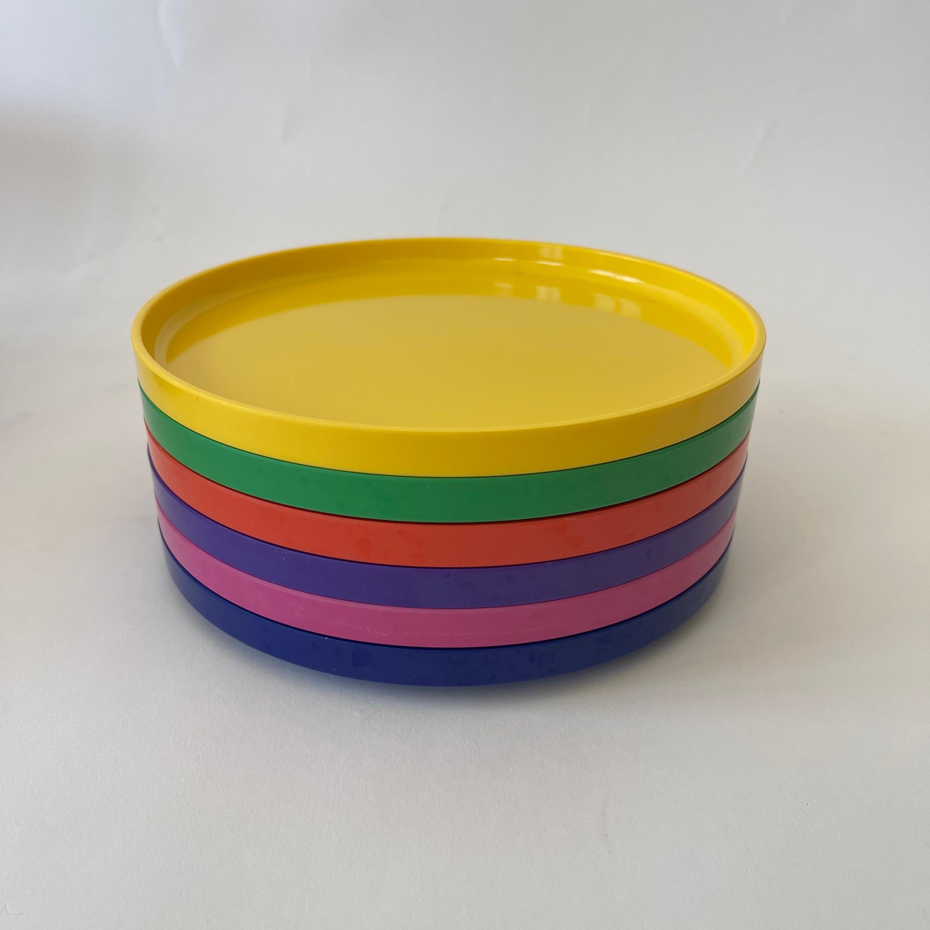 Vajilla Lella and Massimo Vignelli Max Vajilla Hellerware Juego de 20 Platos Arco Iris siglo XX en venta