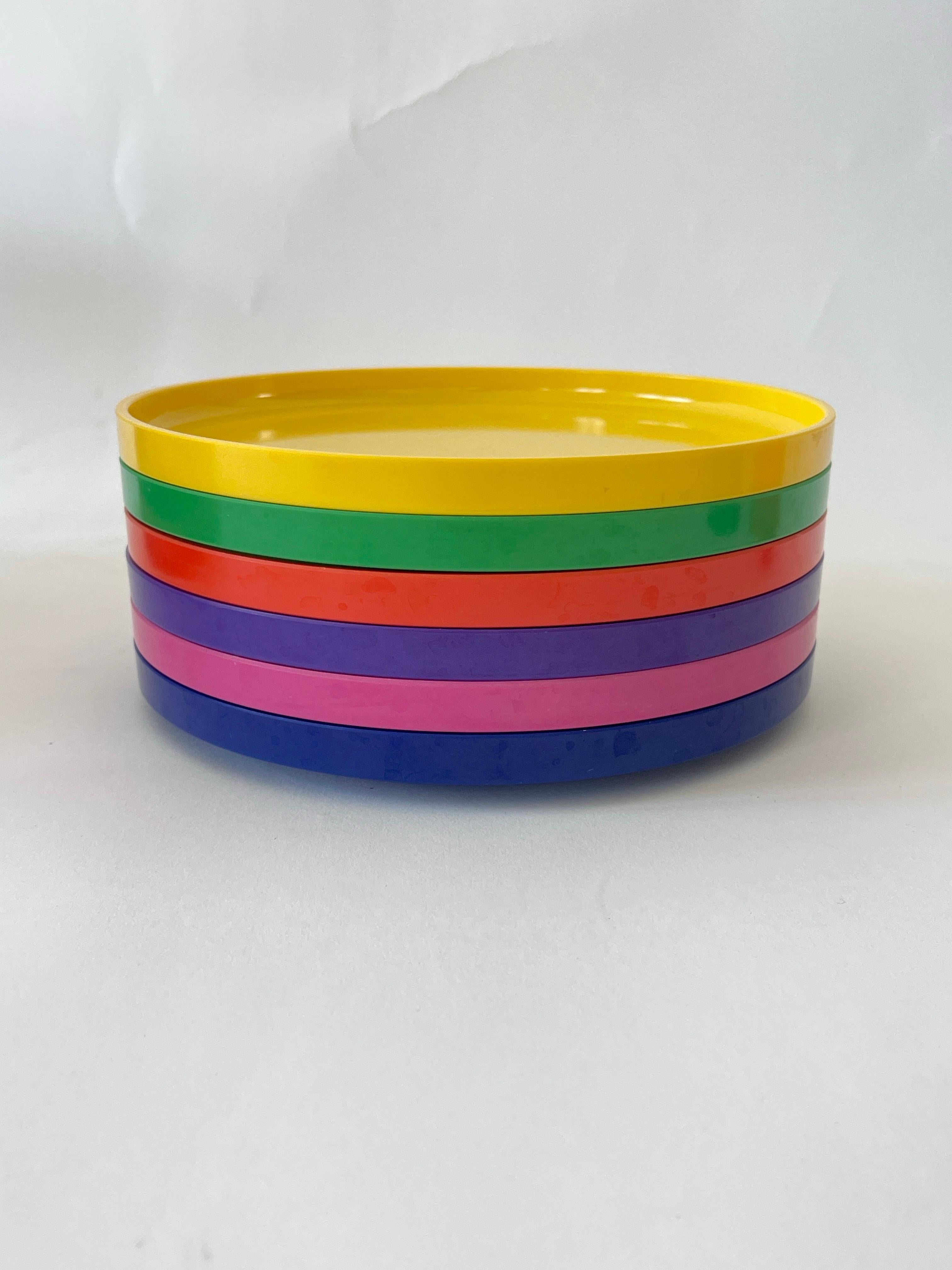 Lella & Massimo Vignelli Massimo Vignelli Hellerware Rainbow set di 22 piatti In condizioni buone in vendita a Miami, FL