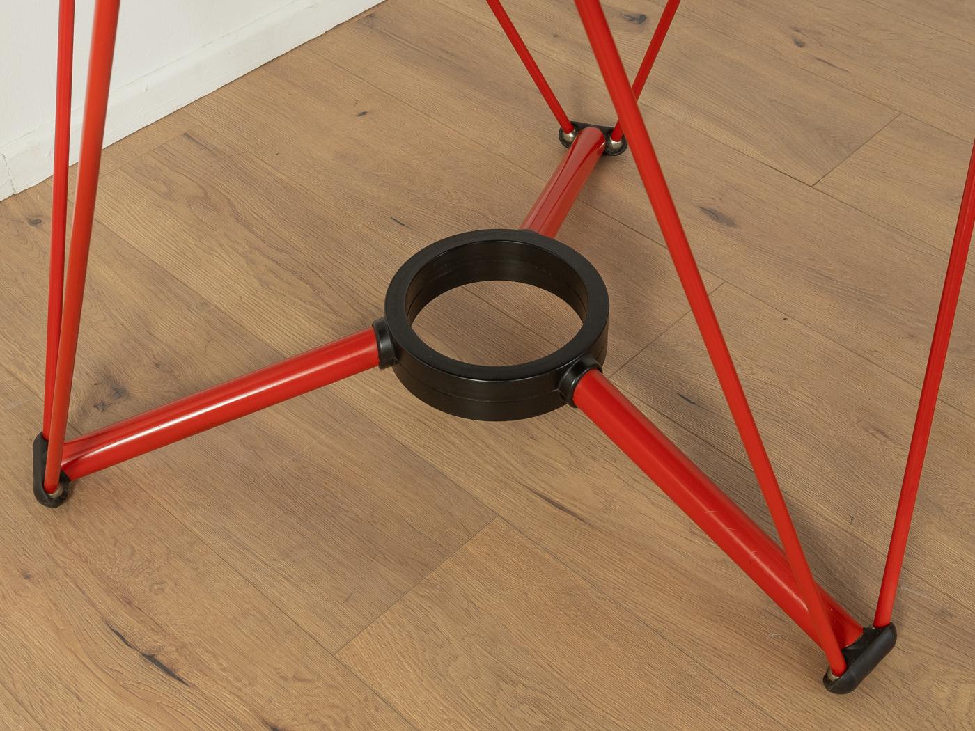 LEM postmodern Dining Table, Magis (Stahl) im Angebot