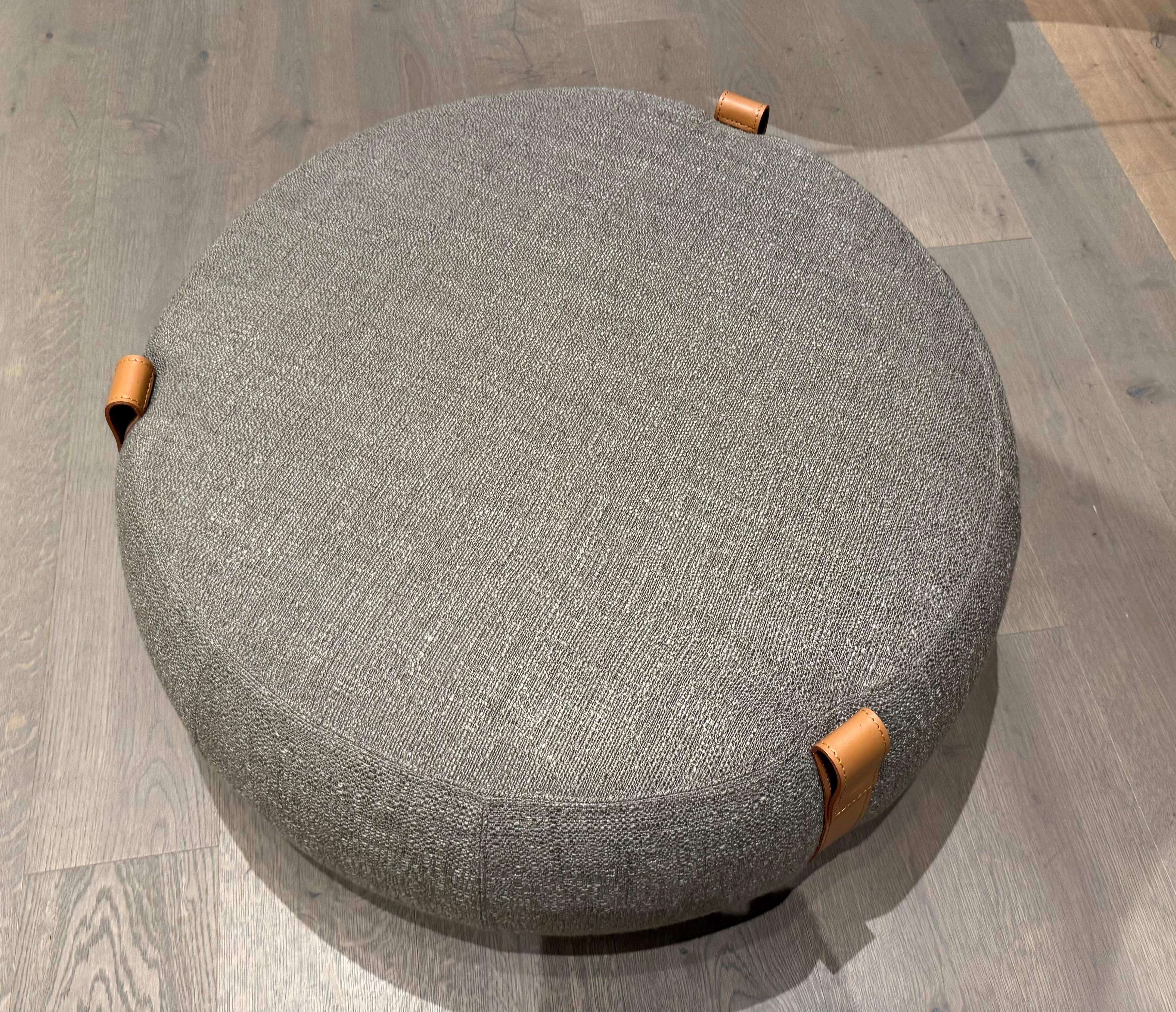 Lema 'Notch' Großer Hocker im Zustand „Gut“ im Angebot in Chicago, IL
