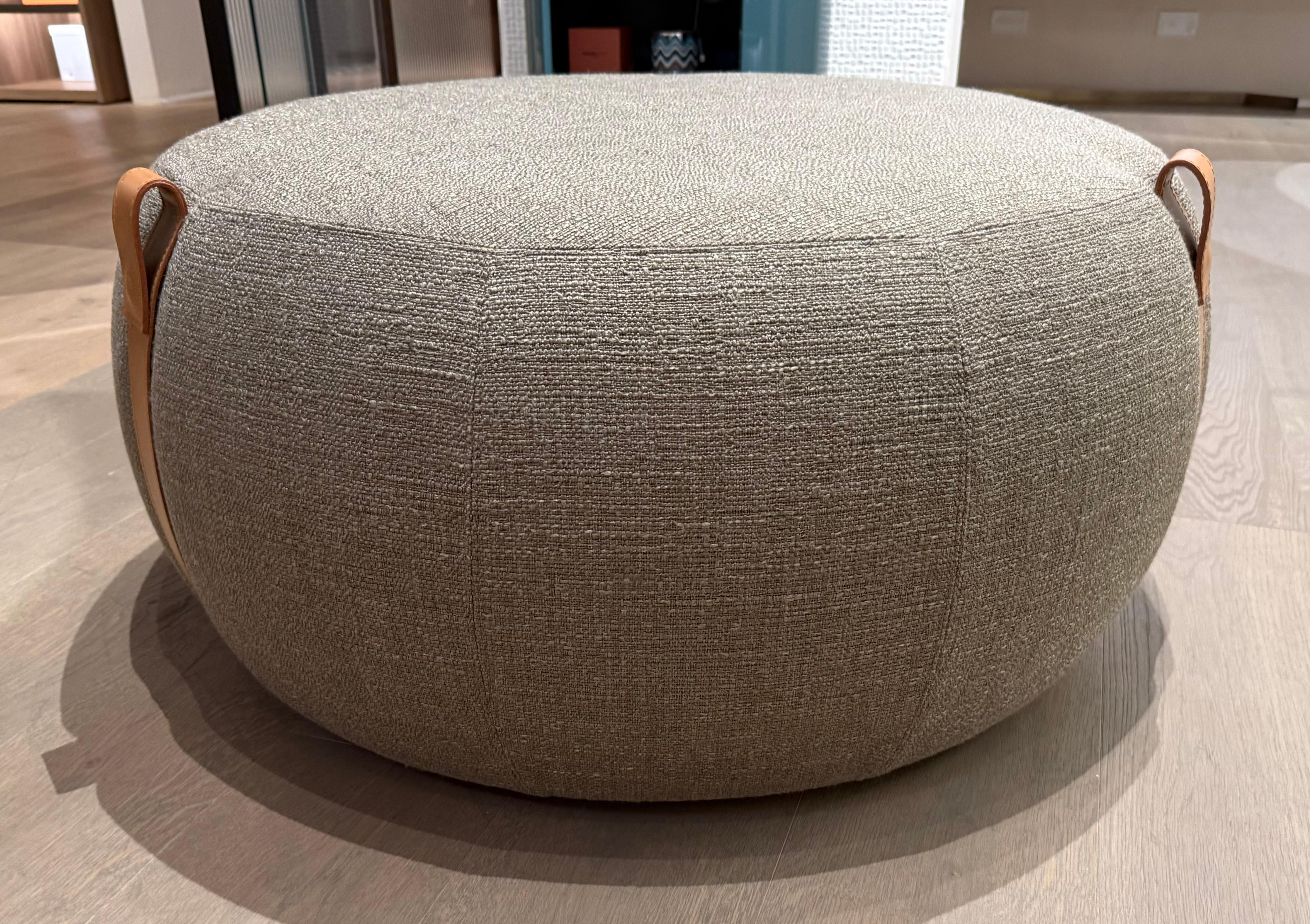 Lema 'Notch' Großer Hocker (Leder) im Angebot